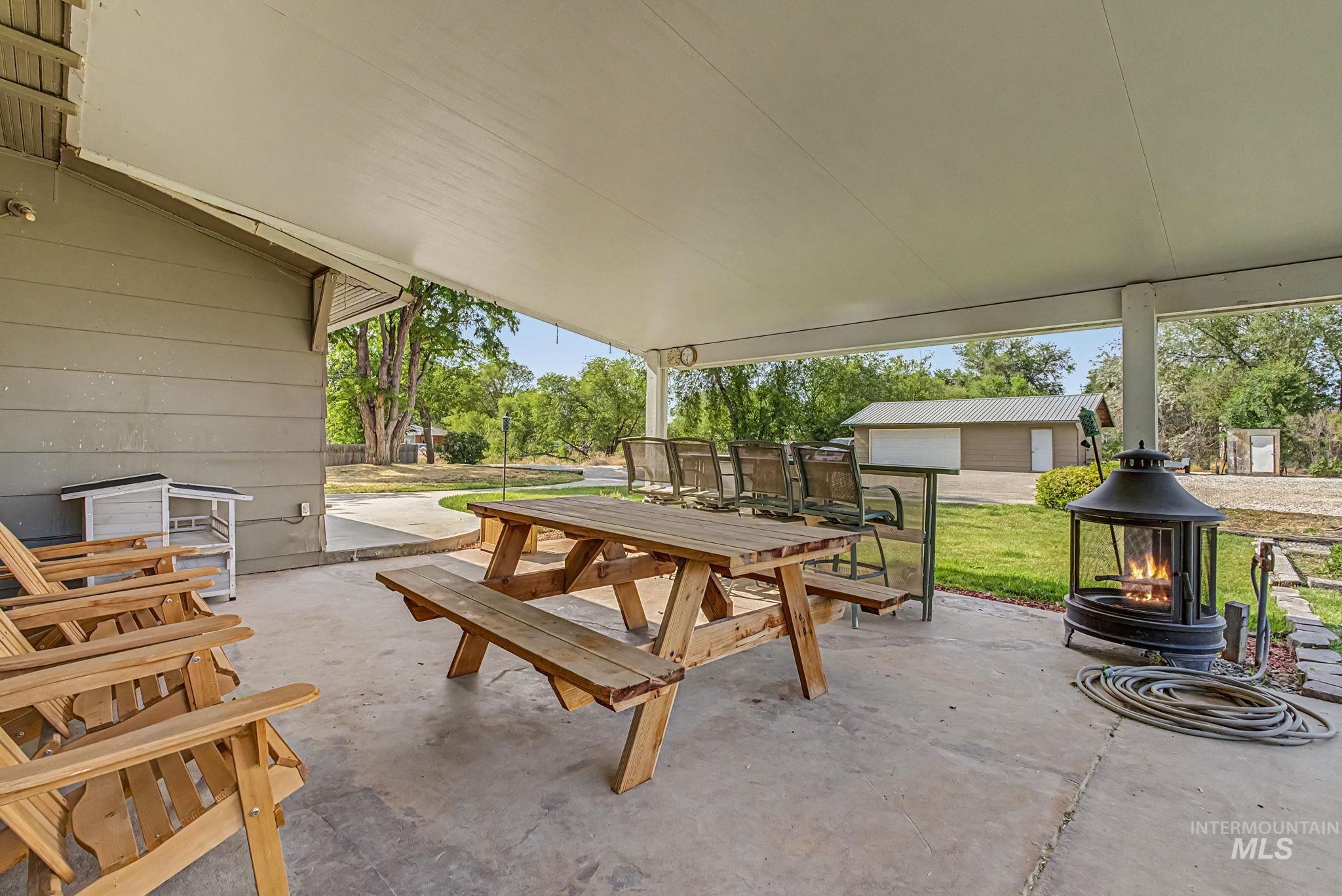621 S Borchers Lane, Caldwell, Idaho 83605, 4 Bedrooms, 2 Bathrooms, Residential For Sale, Price $569,000,MLS 98988117