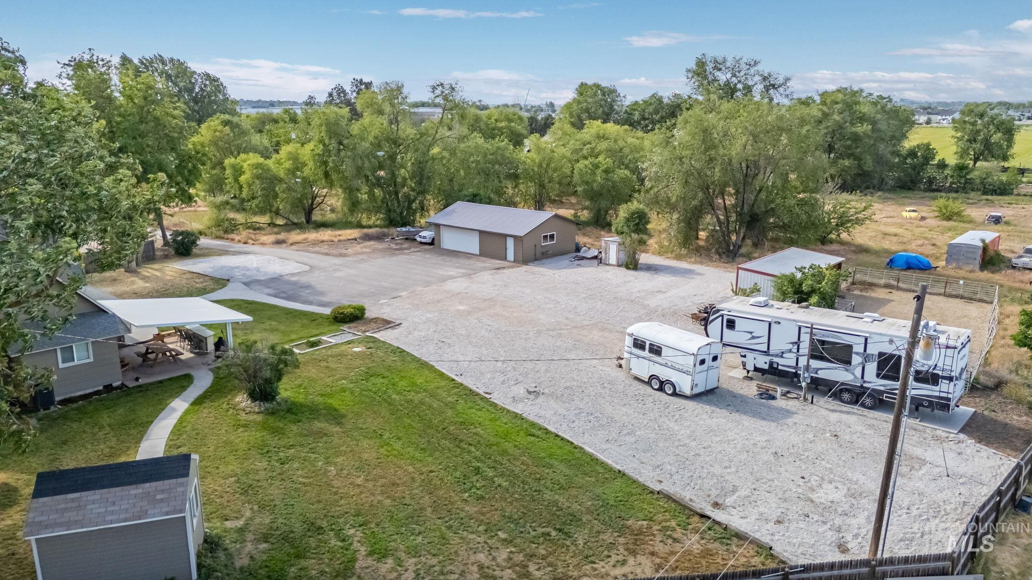621 S Borchers Lane, Caldwell, Idaho 83605, 4 Bedrooms, 2 Bathrooms, Residential For Sale, Price $569,000,MLS 98988117