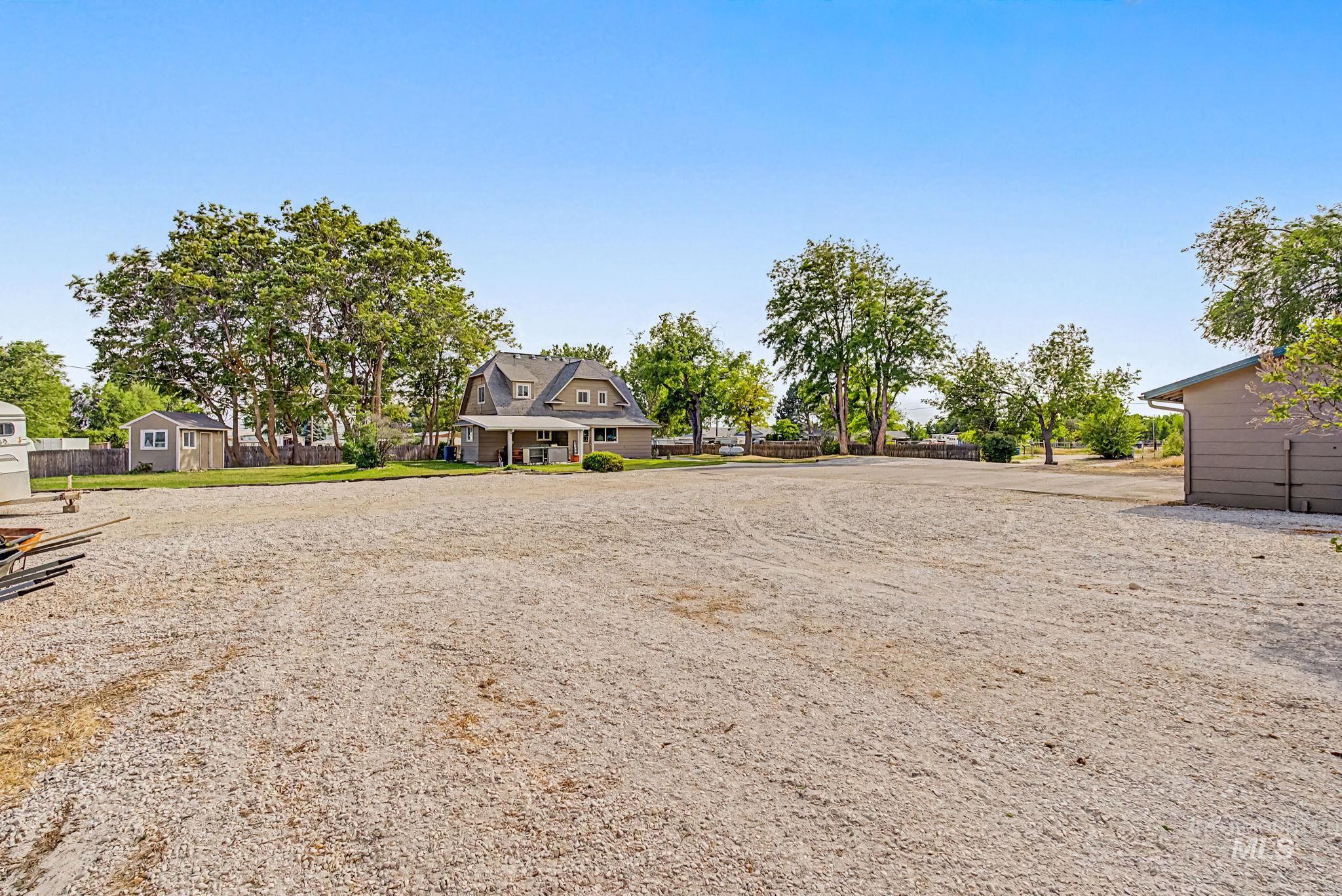 621 S Borchers Lane, Caldwell, Idaho 83605, 4 Bedrooms, 2 Bathrooms, Residential For Sale, Price $569,000,MLS 98988117