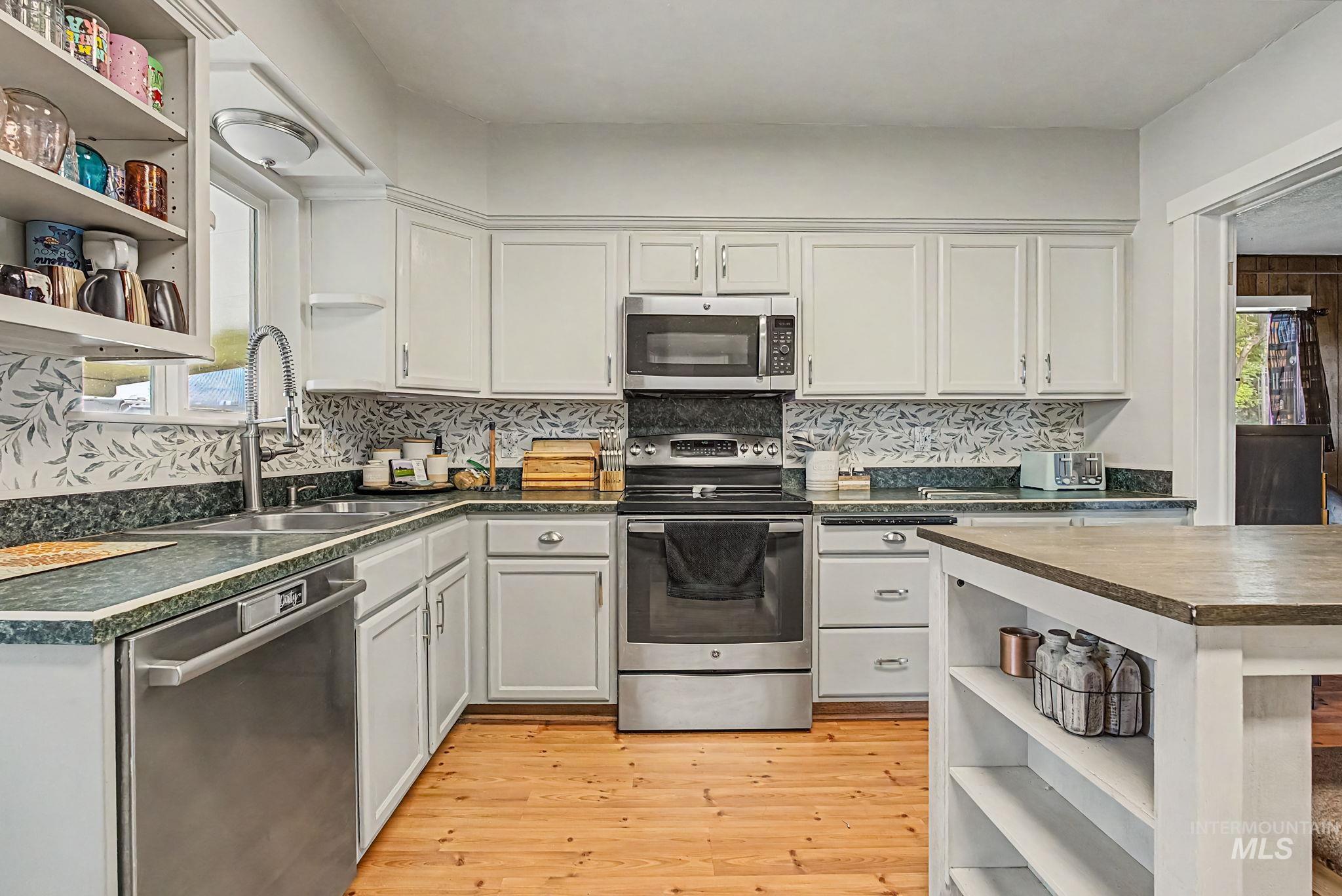 621 S Borchers Lane, Caldwell, Idaho 83605, 4 Bedrooms, 2 Bathrooms, Residential For Sale, Price $569,000,MLS 98988117