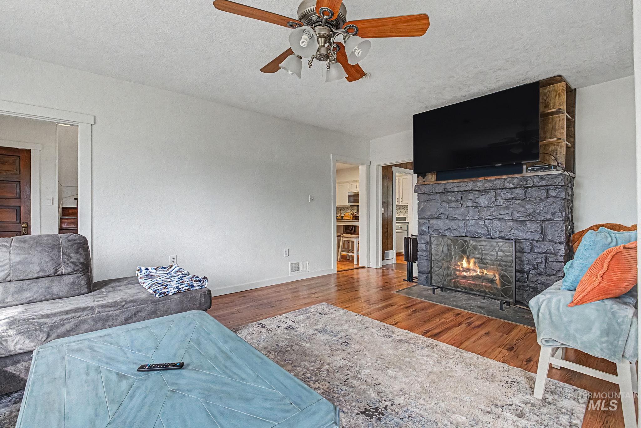 621 S Borchers Lane, Caldwell, Idaho 83605, 4 Bedrooms, 2 Bathrooms, Residential For Sale, Price $569,000,MLS 98988117