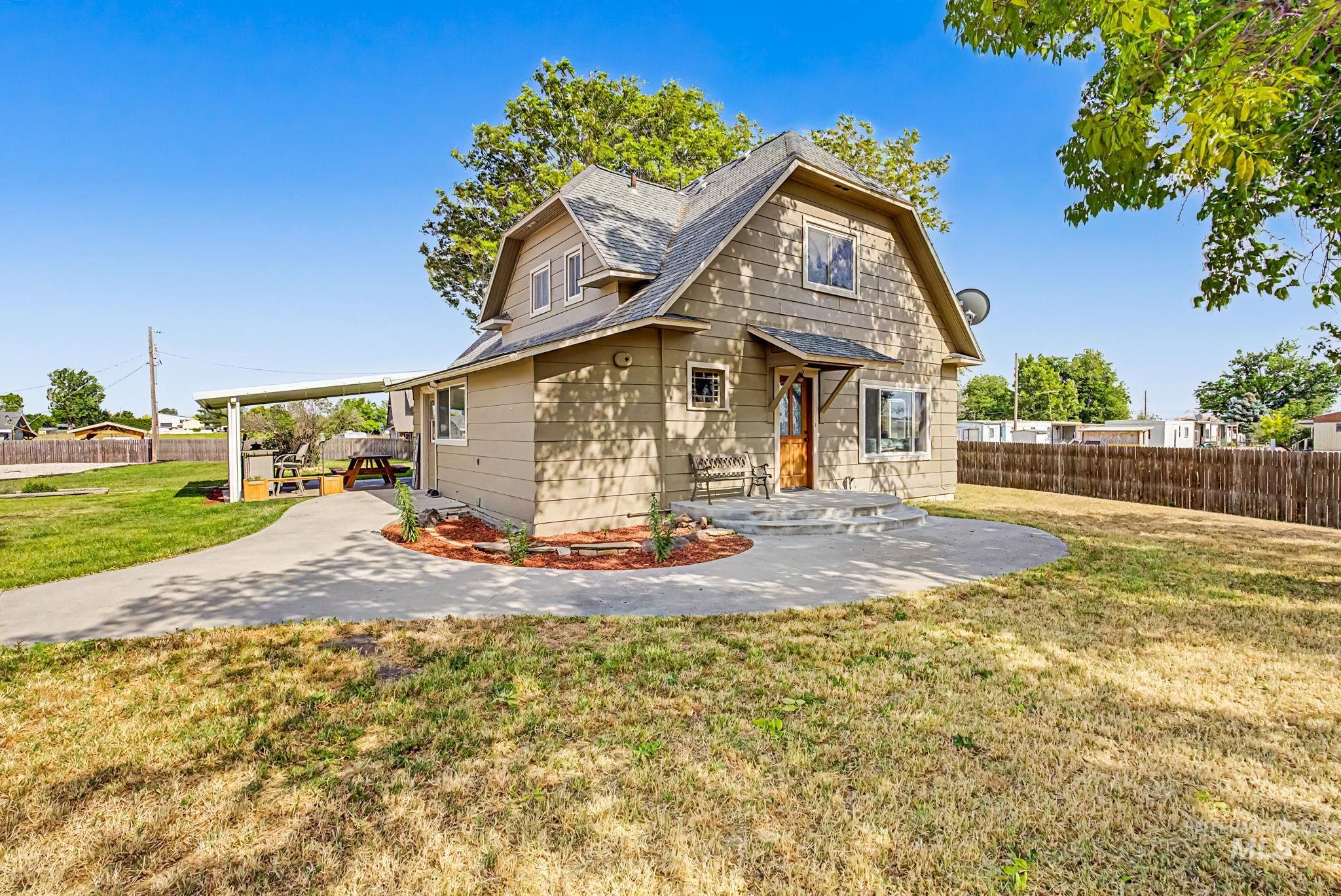 621 S Borchers Lane, Caldwell, Idaho 83605, 4 Bedrooms, 2 Bathrooms, Residential For Sale, Price $569,000,MLS 98988117