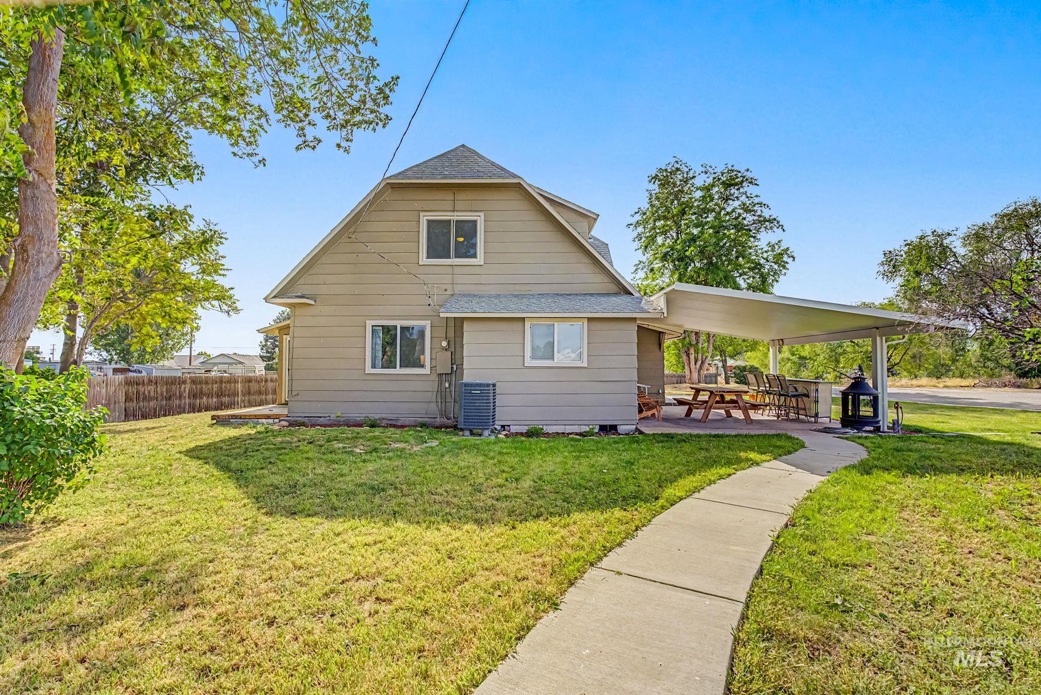 621 S Borchers Lane, Caldwell, Idaho 83605, 4 Bedrooms, 2 Bathrooms, Residential For Sale, Price $569,000,MLS 98988117