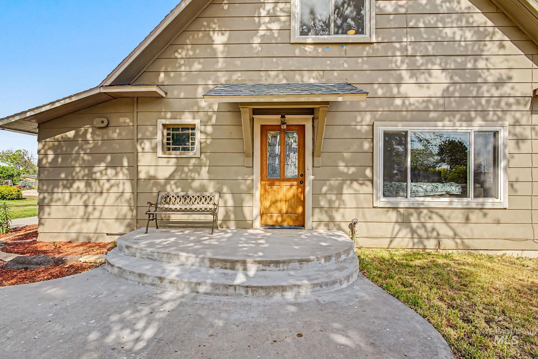 621 S Borchers Lane, Caldwell, Idaho 83605, 4 Bedrooms, 2 Bathrooms, Residential For Sale, Price $569,000,MLS 98988117
