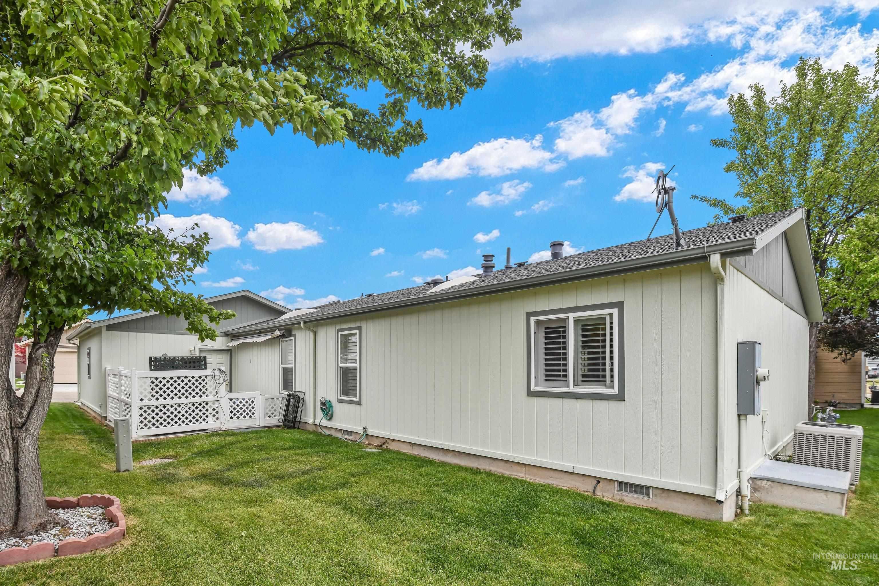421 S Curtis Rd #202, Boise, Idaho 83705, 2 Bedrooms, 2 Bathrooms, Residential For Sale, Price $237,500, 98988118