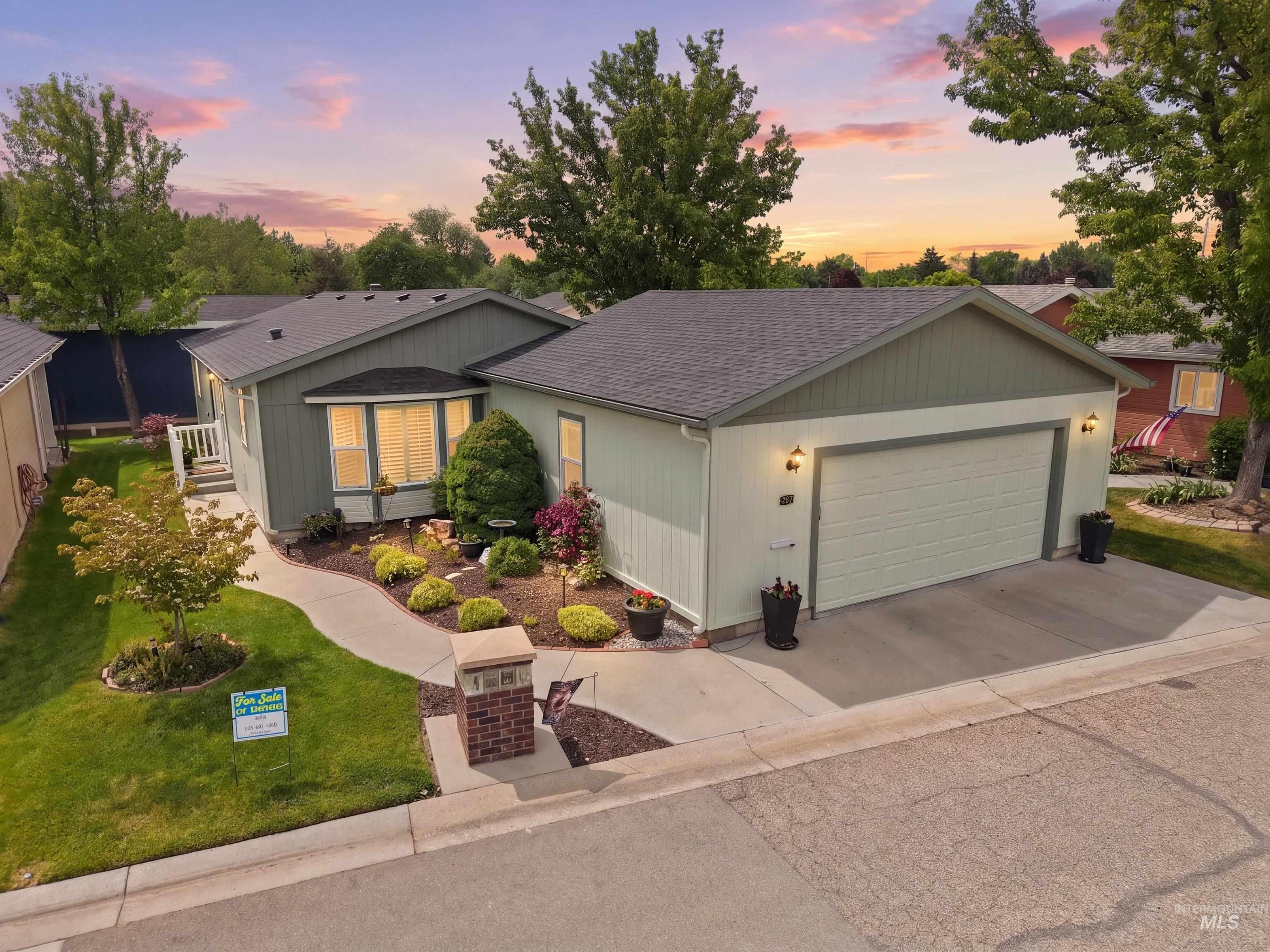 421 S Curtis Rd #202, Boise, Idaho 83705, 2 Bedrooms, 2 Bathrooms, Residential For Sale, Price $237,500, 98988118