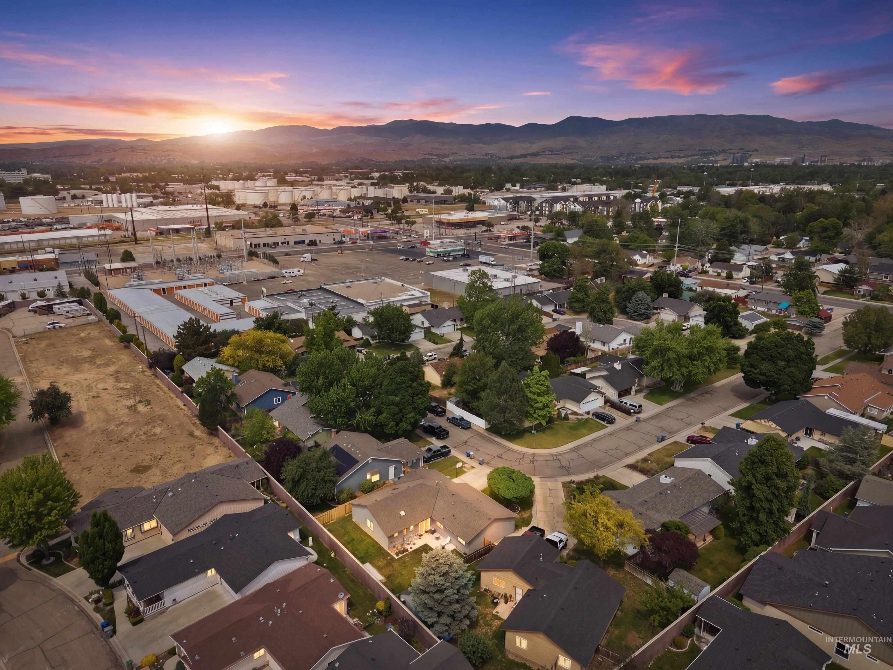 421 S Curtis Rd #202, Boise, Idaho 83705, 2 Bedrooms, 2 Bathrooms, Residential For Sale, Price $237,500, 98988118