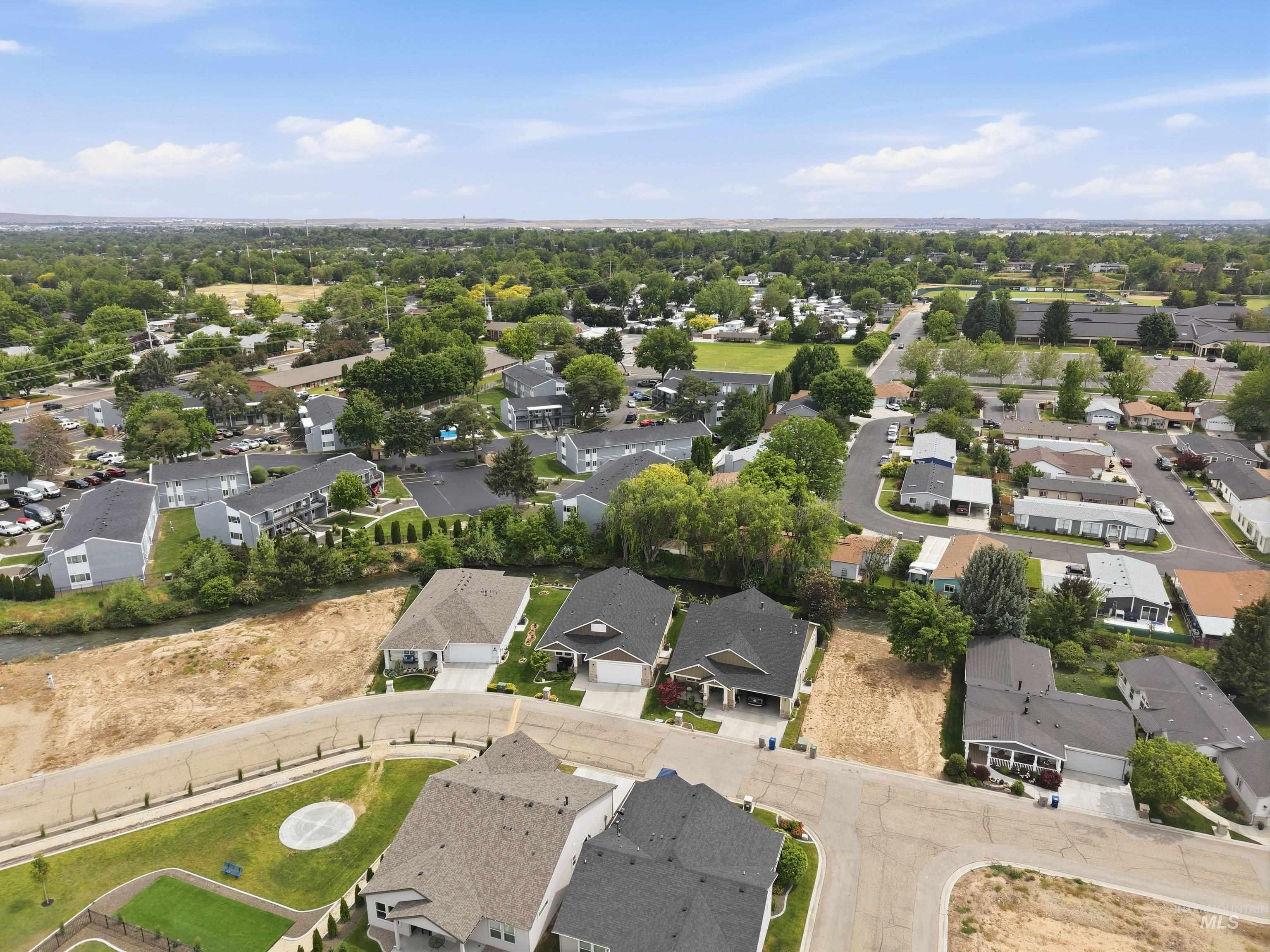 421 S Curtis Rd #202, Boise, Idaho 83705, 2 Bedrooms, 2 Bathrooms, Residential For Sale, Price $237,500, 98988118