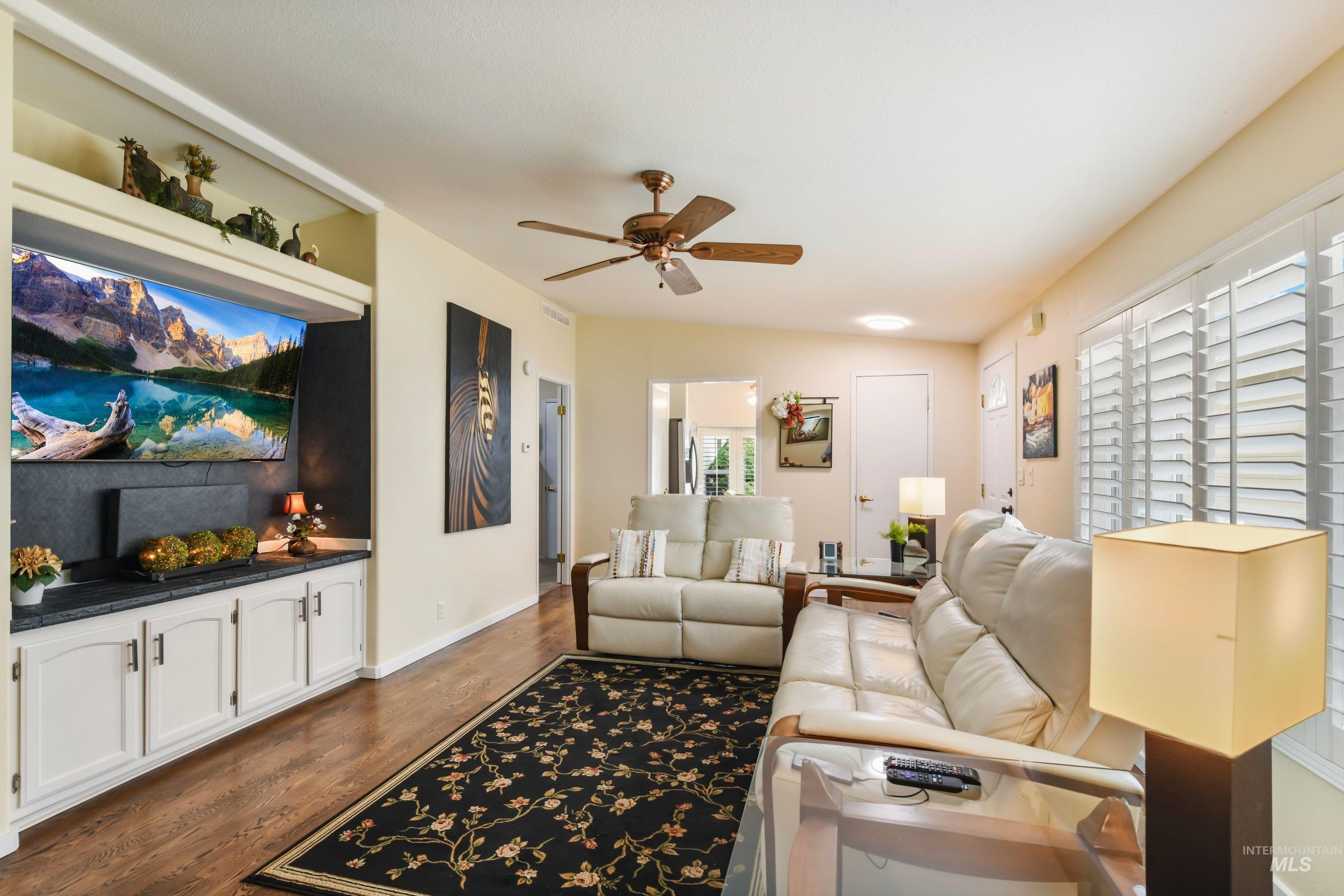 421 S Curtis Rd #202, Boise, Idaho 83705, 2 Bedrooms, 2 Bathrooms, Residential For Sale, Price $237,500, 98988118