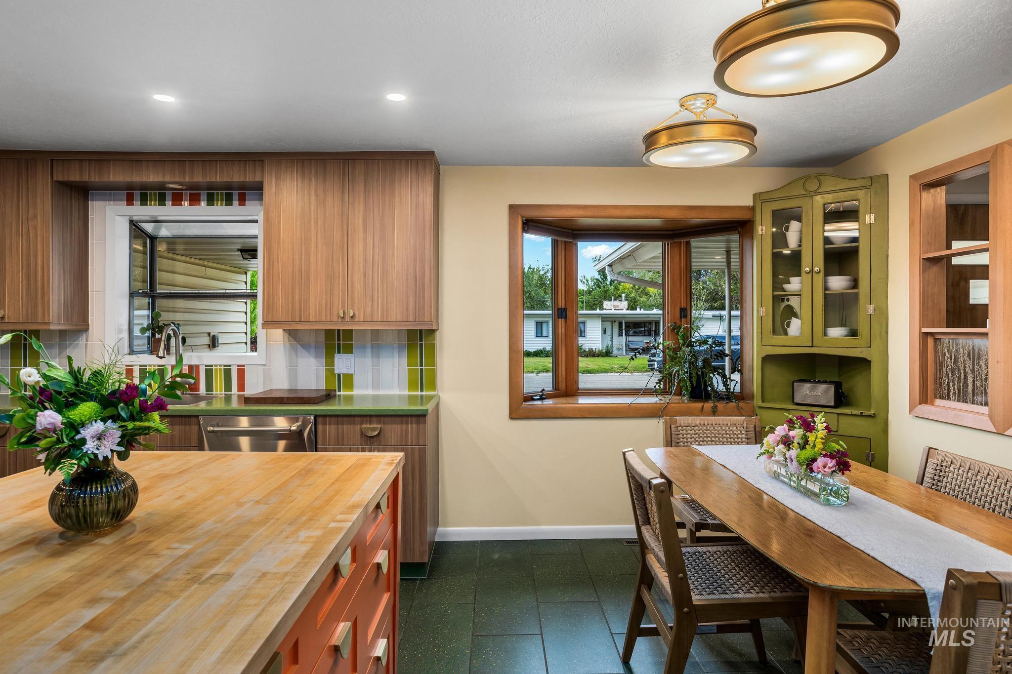 6511 W Holiday Dr, Boise, Idaho 83709, 3 Bedrooms, 2 Bathrooms, Residential For Sale, Price $535,000,MLS 98988119