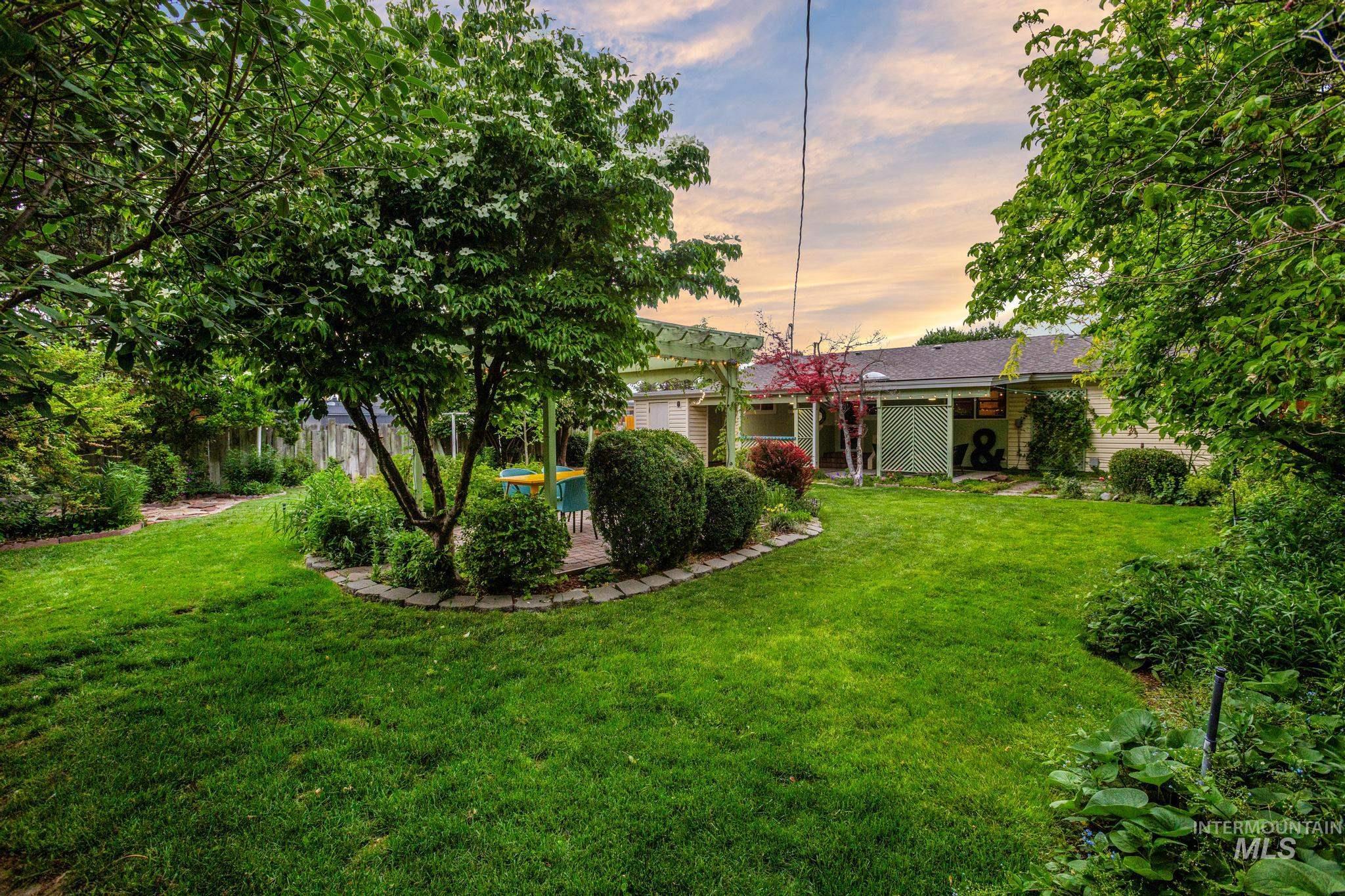 6511 W Holiday Dr, Boise, Idaho 83709, 3 Bedrooms, 2 Bathrooms, Residential For Sale, Price $535,000,MLS 98988119