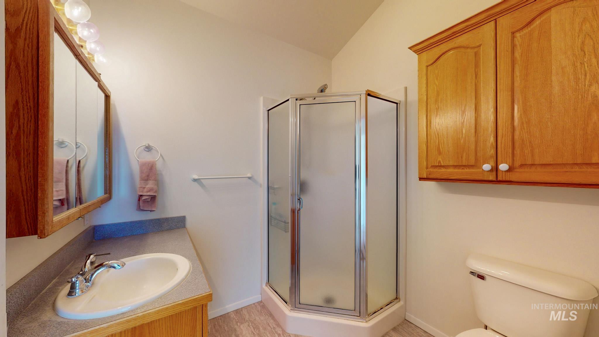 3374 N 1200 E, Buhl, Idaho 83316, 5 Bedrooms, 2 Bathrooms, Residential For Sale, Price $479,000,MLS 98988124