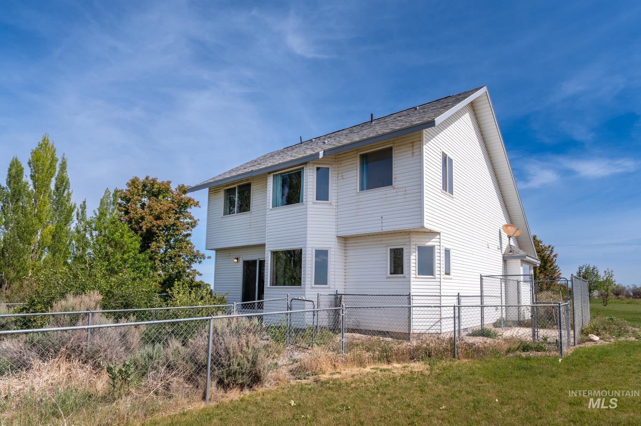 3374 N 1200 E, Buhl, Idaho 83316, 5 Bedrooms, 2 Bathrooms, Residential For Sale, Price $479,000,MLS 98988124