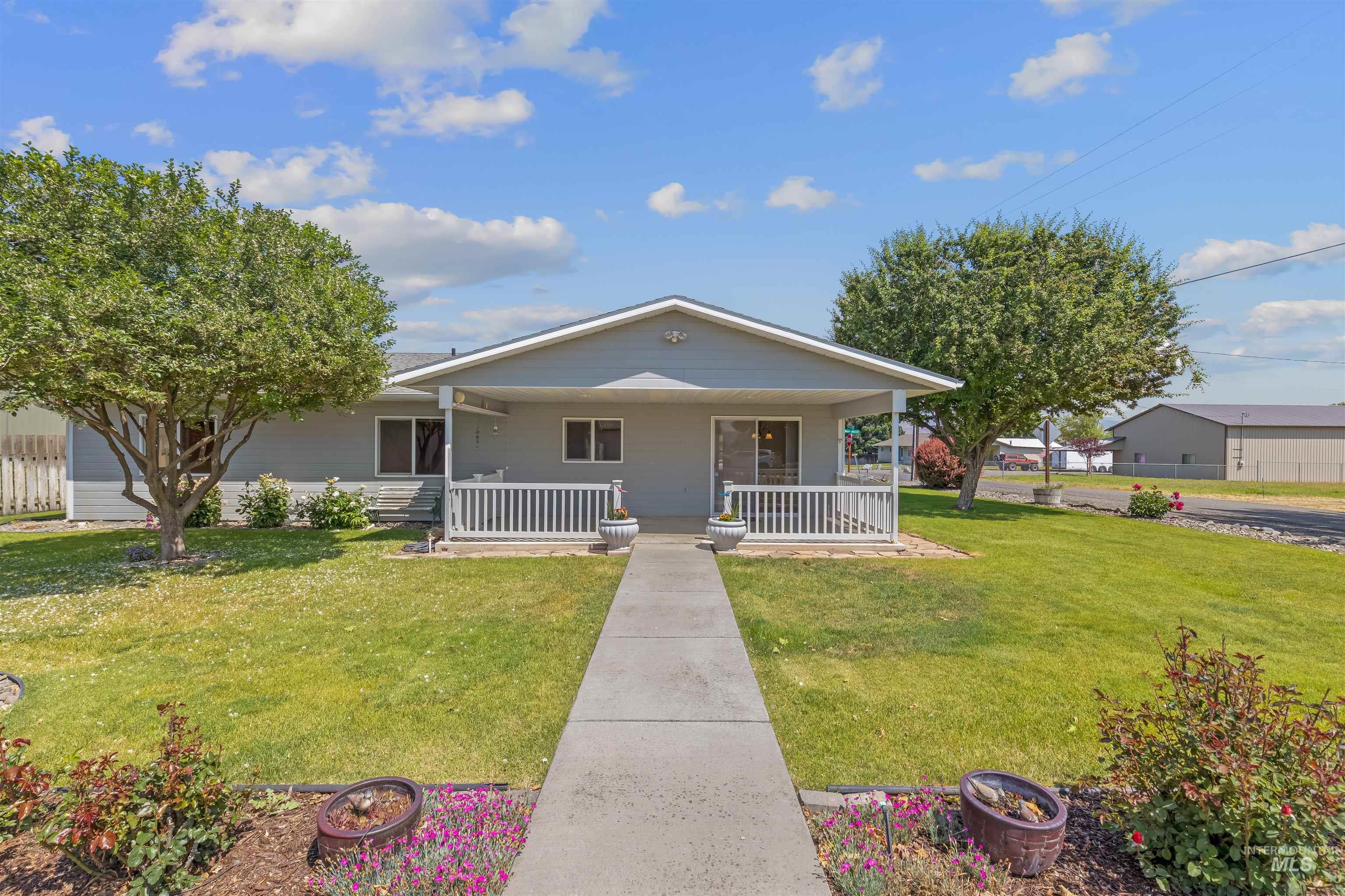 1709 Westwood Dr, Clarkston, Washington 99402, 3 Bedrooms, 2 Bathrooms, Residential For Sale, Price $429,900,MLS 98988125
