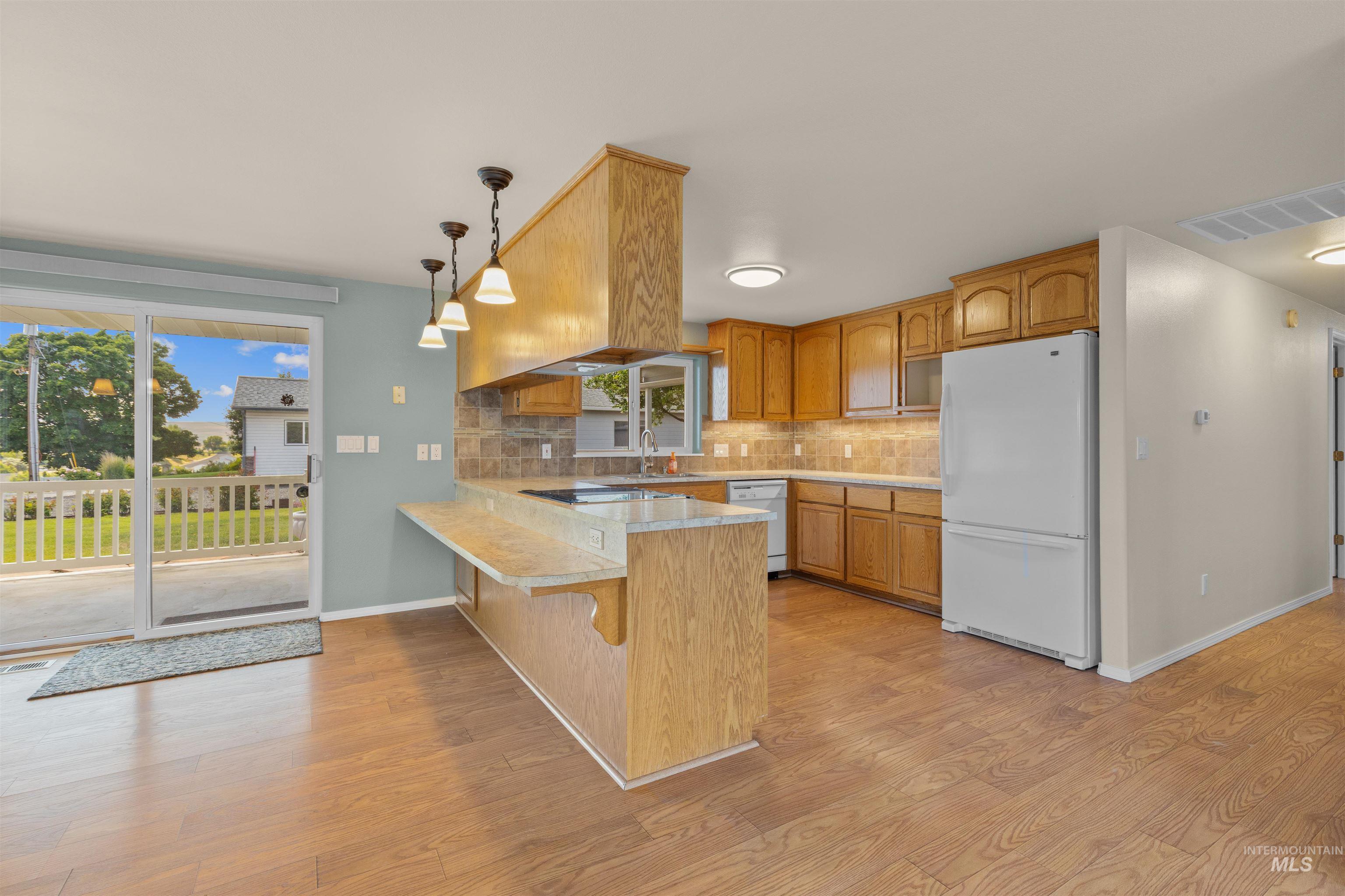 1709 Westwood Dr, Clarkston, Washington 99402, 3 Bedrooms, 2 Bathrooms, Residential For Sale, Price $429,900,MLS 98988125