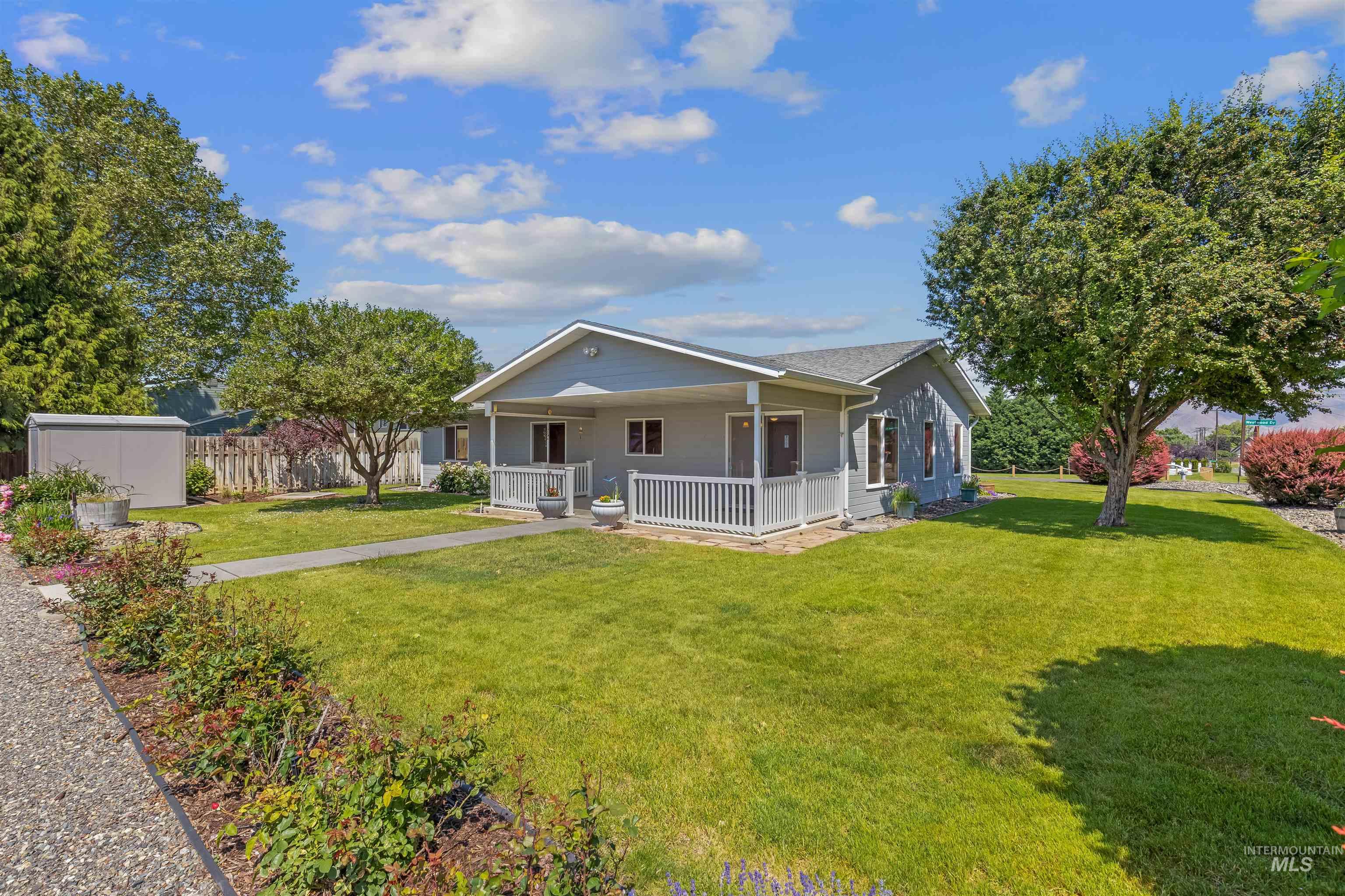 1709 Westwood Dr, Clarkston, Washington 99402, 3 Bedrooms, 2 Bathrooms, Residential For Sale, Price $429,900,MLS 98988125