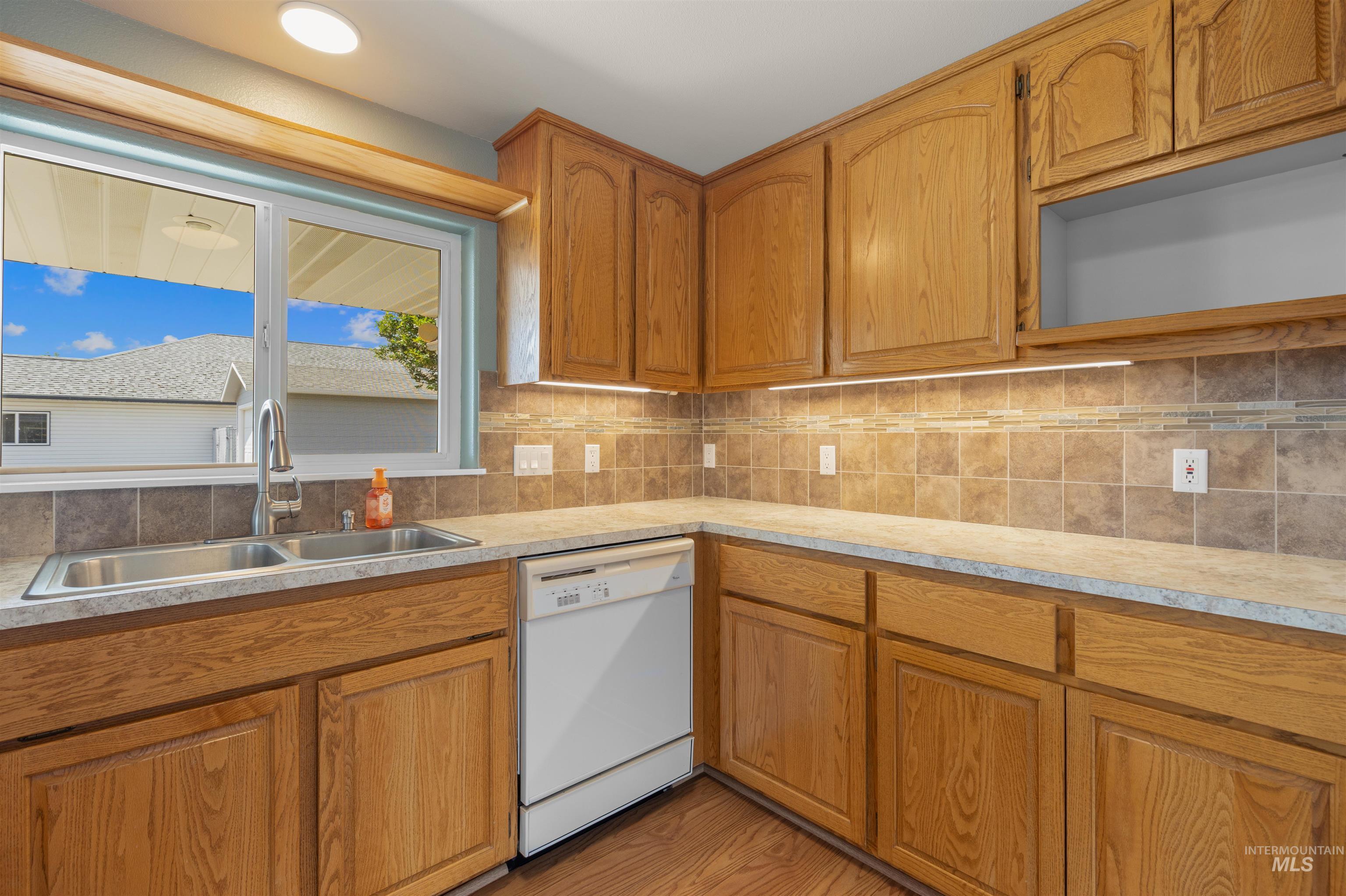 1709 Westwood Dr, Clarkston, Washington 99402, 3 Bedrooms, 2 Bathrooms, Residential For Sale, Price $429,900,MLS 98988125