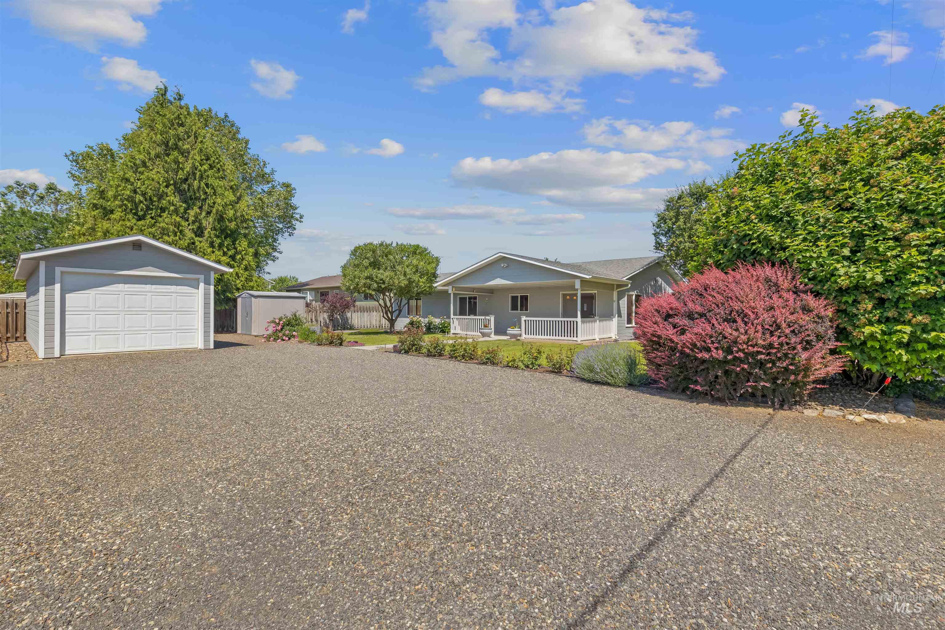 1709 Westwood Dr, Clarkston, Washington 99402, 3 Bedrooms, 2 Bathrooms, Residential For Sale, Price $429,900,MLS 98988125