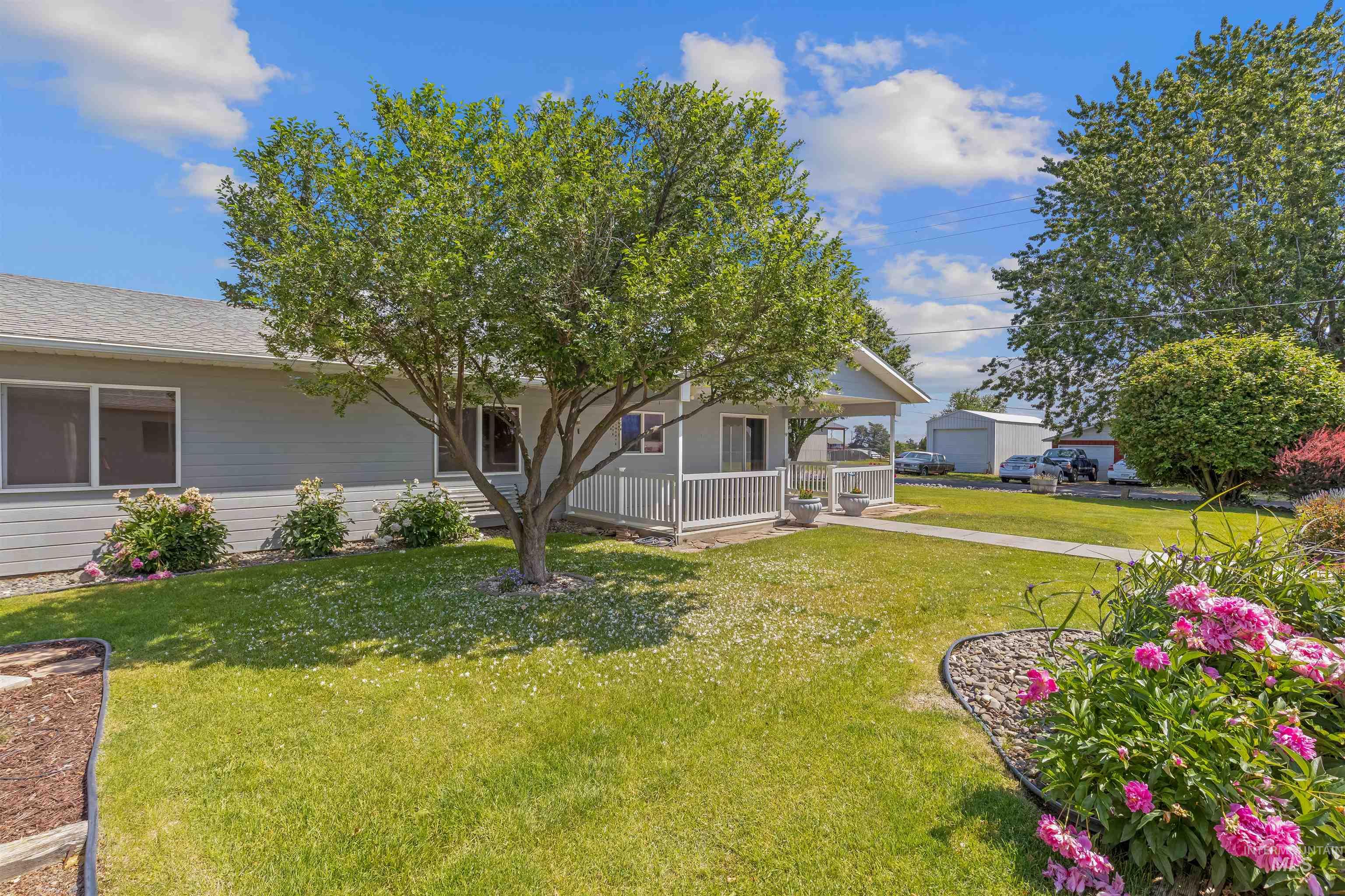 1709 Westwood Dr, Clarkston, Washington 99402, 3 Bedrooms, 2 Bathrooms, Residential For Sale, Price $429,900,MLS 98988125