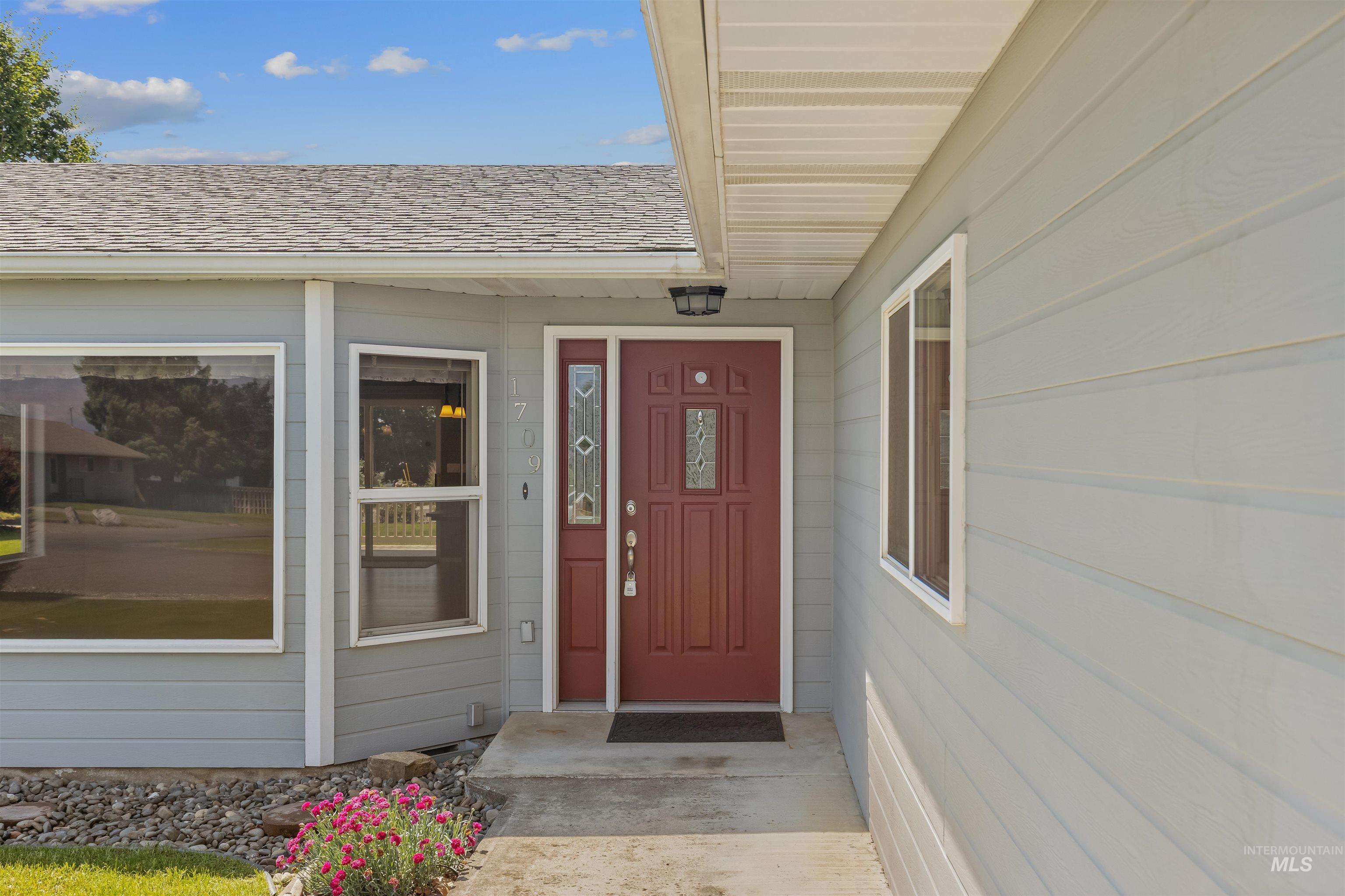 1709 Westwood Dr, Clarkston, Washington 99402, 3 Bedrooms, 2 Bathrooms, Residential For Sale, Price $429,900,MLS 98988125