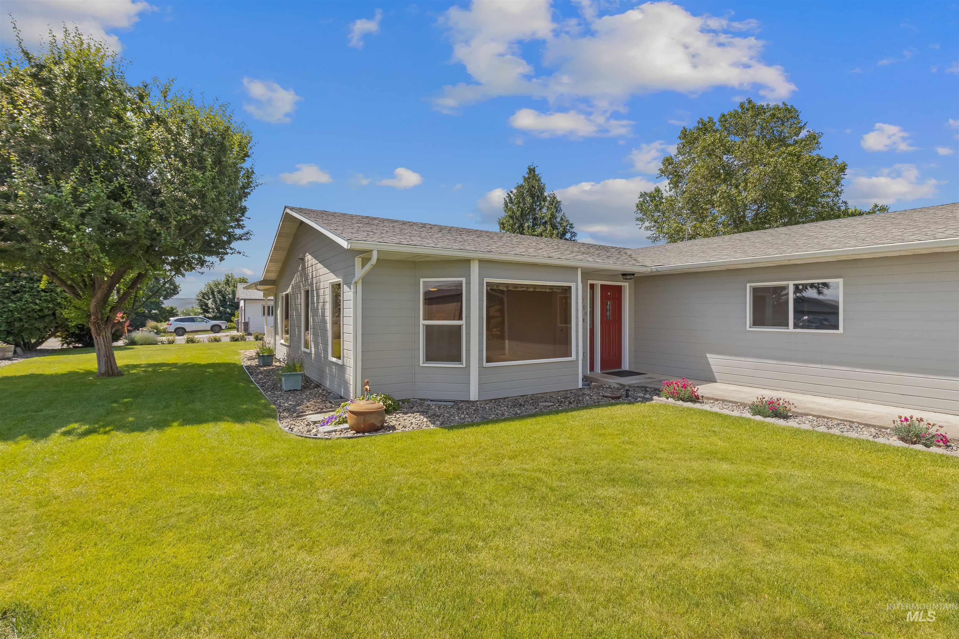 1709 Westwood Dr, Clarkston, Washington 99402, 3 Bedrooms, 2 Bathrooms, Residential For Sale, Price $429,900,MLS 98988125