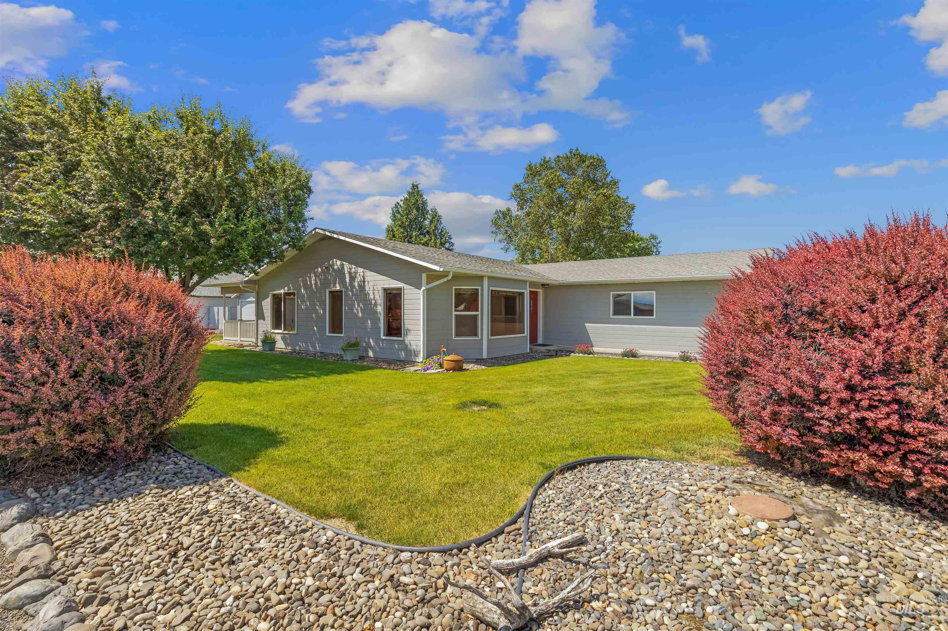 1709 Westwood Dr, Clarkston, Washington 99402, 3 Bedrooms, 2 Bathrooms, Residential For Sale, Price $429,900,MLS 98988125