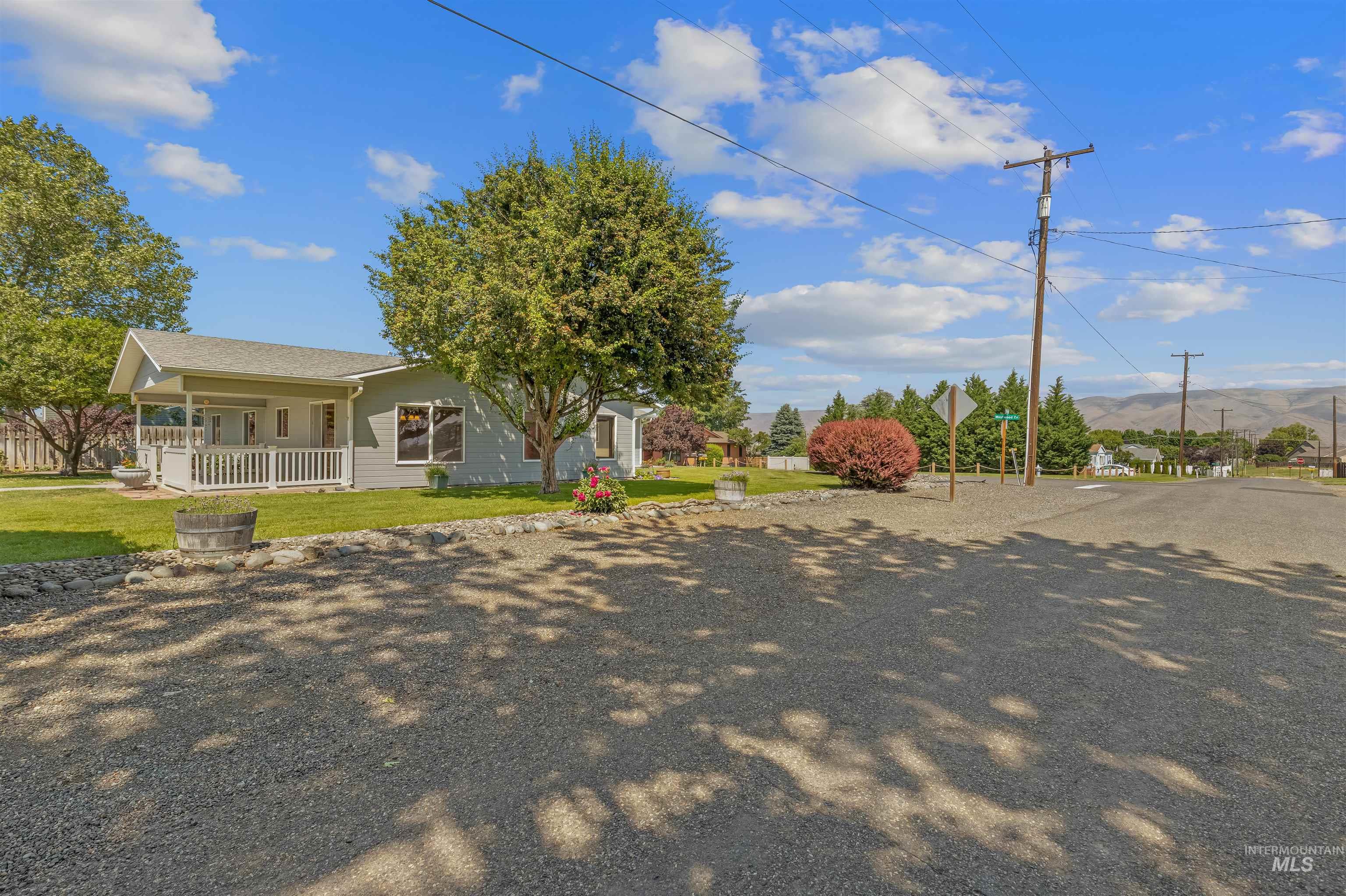 1709 Westwood Dr, Clarkston, Washington 99402, 3 Bedrooms, 2 Bathrooms, Residential For Sale, Price $429,900,MLS 98988125
