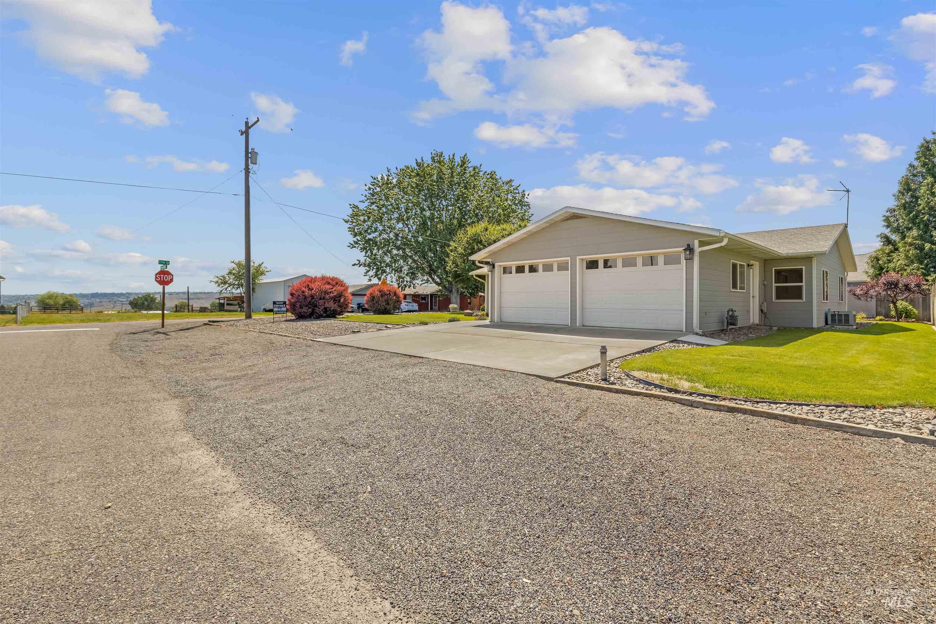 1709 Westwood Dr, Clarkston, Washington 99402, 3 Bedrooms, 2 Bathrooms, Residential For Sale, Price $429,900,MLS 98988125