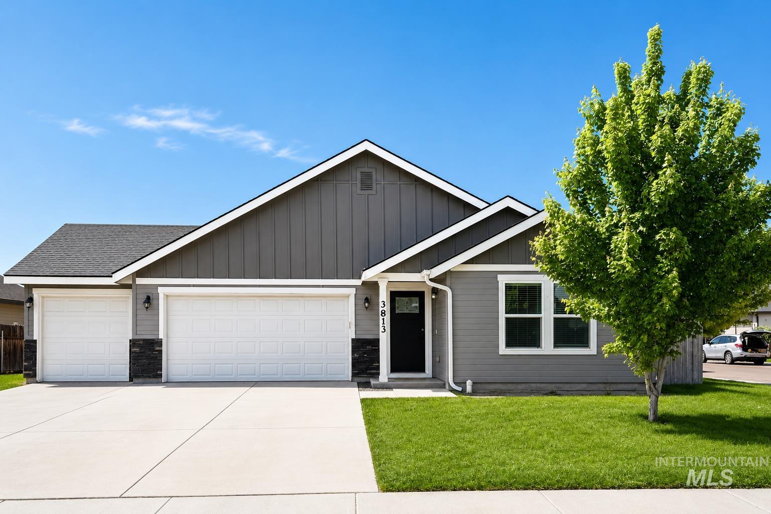 3813 E Holly Ridge Dr, Nampa, Idaho 83686, 3 Bedrooms, 2 Bathrooms, Residential For Sale, Price $420,000,MLS 98988126