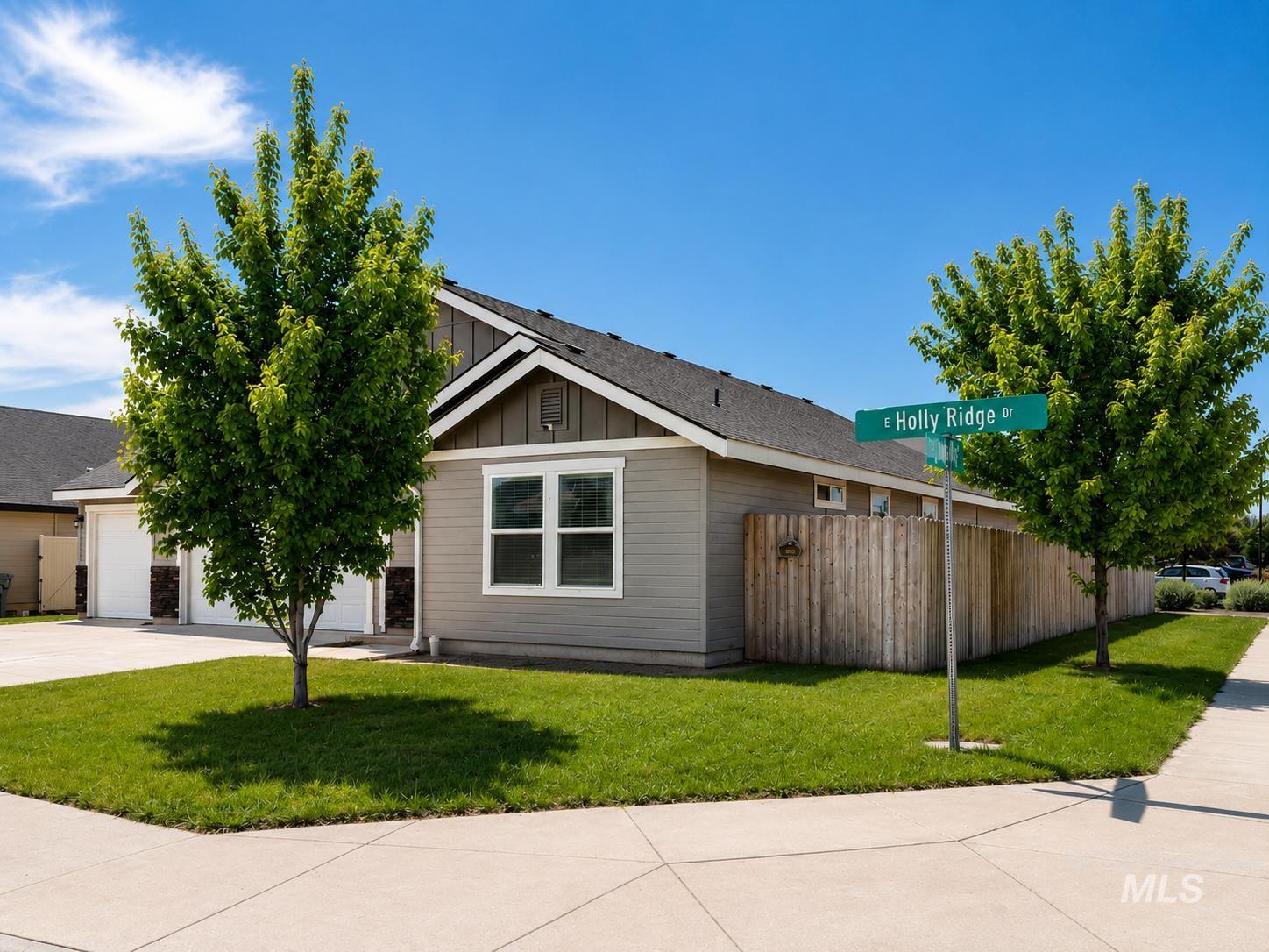 3813 E Holly Ridge Dr, Nampa, Idaho 83686, 3 Bedrooms, 2 Bathrooms, Residential For Sale, Price $420,000,MLS 98988126
