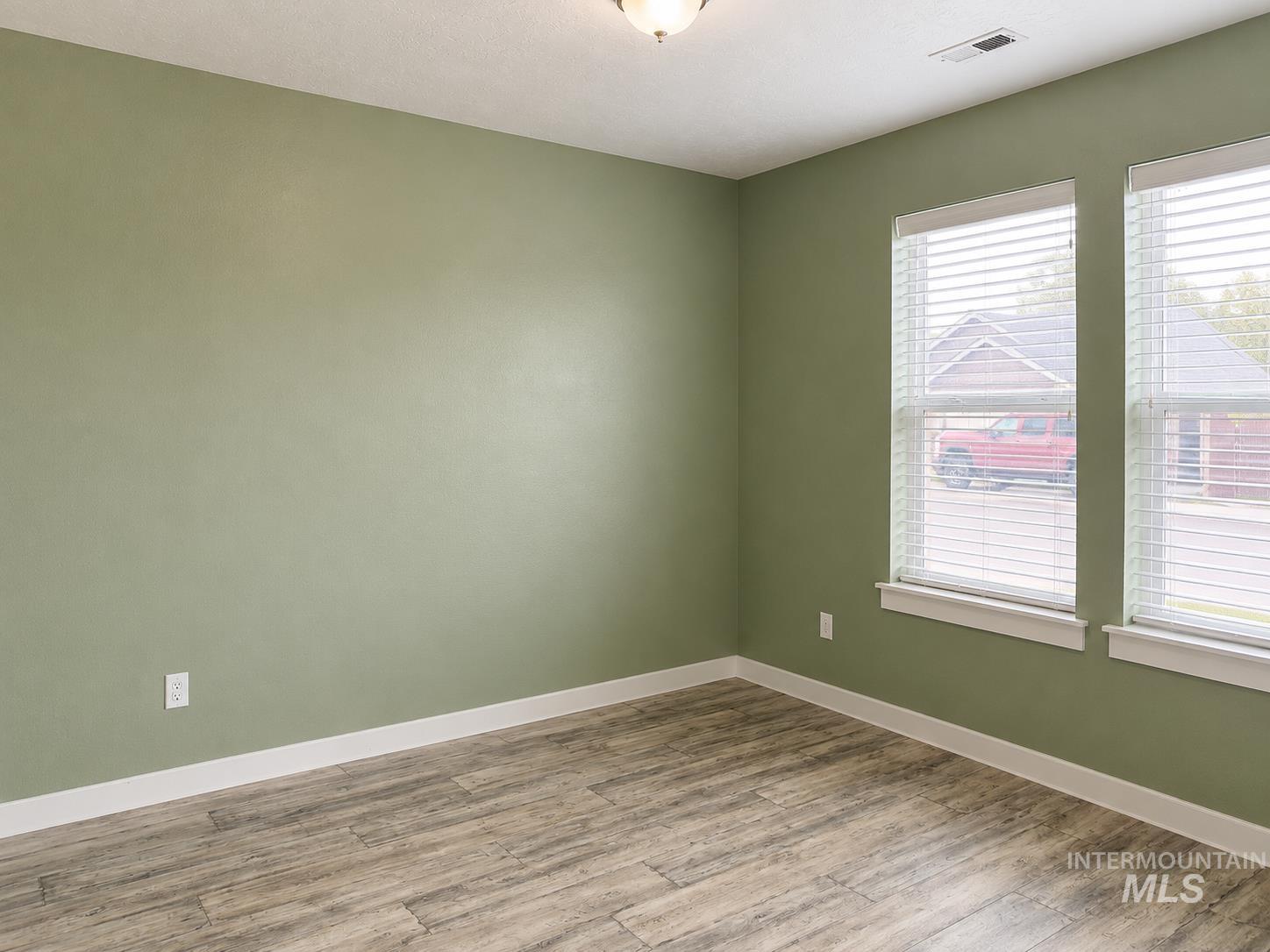 3813 E Holly Ridge Dr, Nampa, Idaho 83686, 3 Bedrooms, 2 Bathrooms, Residential For Sale, Price $420,000,MLS 98988126