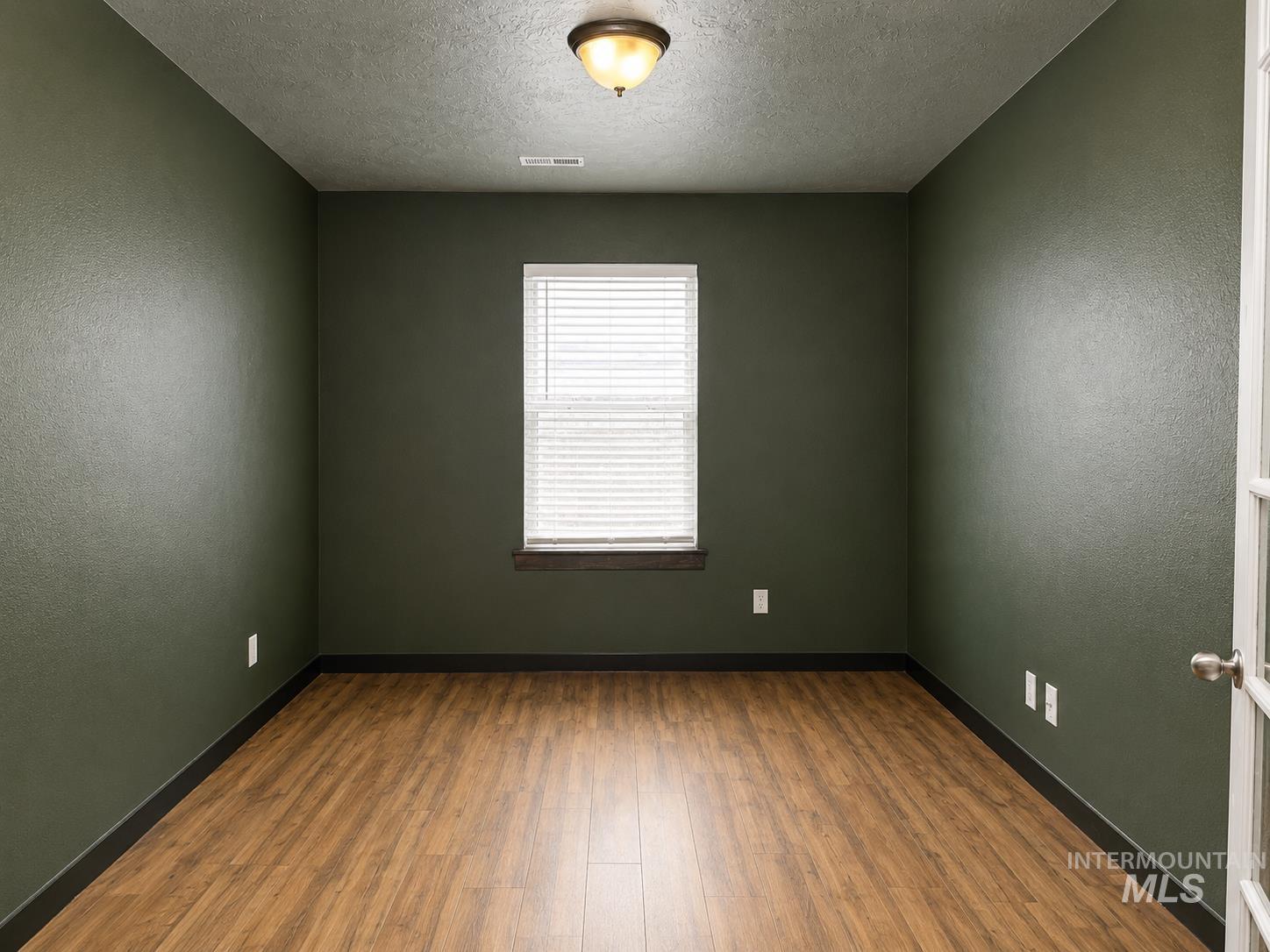3813 E Holly Ridge Dr, Nampa, Idaho 83686, 3 Bedrooms, 2 Bathrooms, Residential For Sale, Price $420,000,MLS 98988126