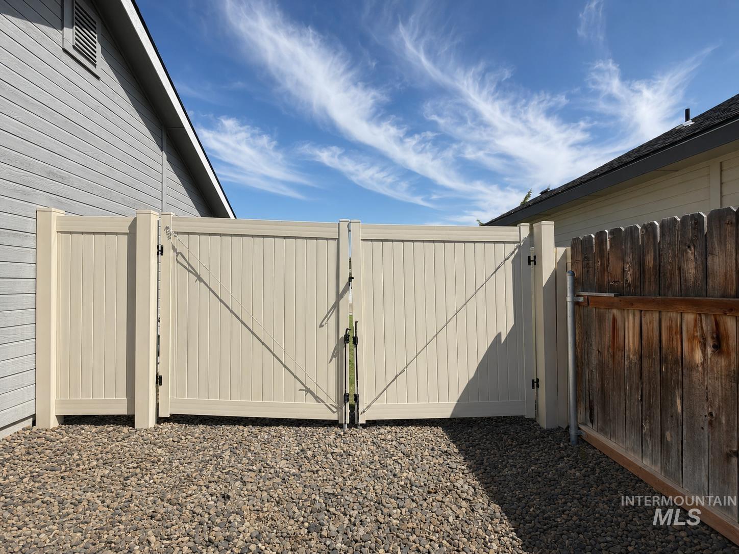 3813 E Holly Ridge Dr, Nampa, Idaho 83686, 3 Bedrooms, 2 Bathrooms, Residential For Sale, Price $420,000,MLS 98988126