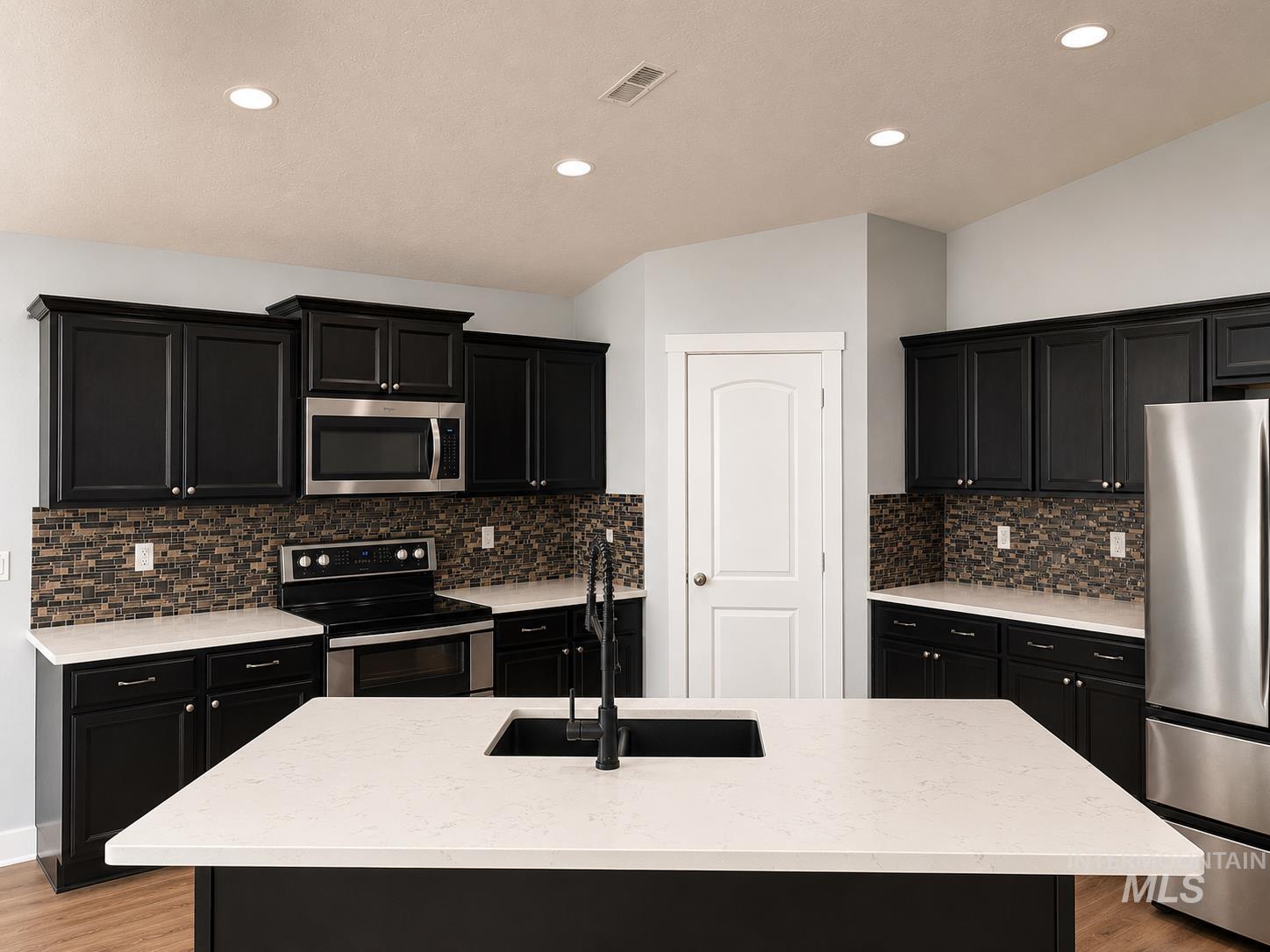 3813 E Holly Ridge Dr, Nampa, Idaho 83686, 3 Bedrooms, 2 Bathrooms, Residential For Sale, Price $420,000,MLS 98988126