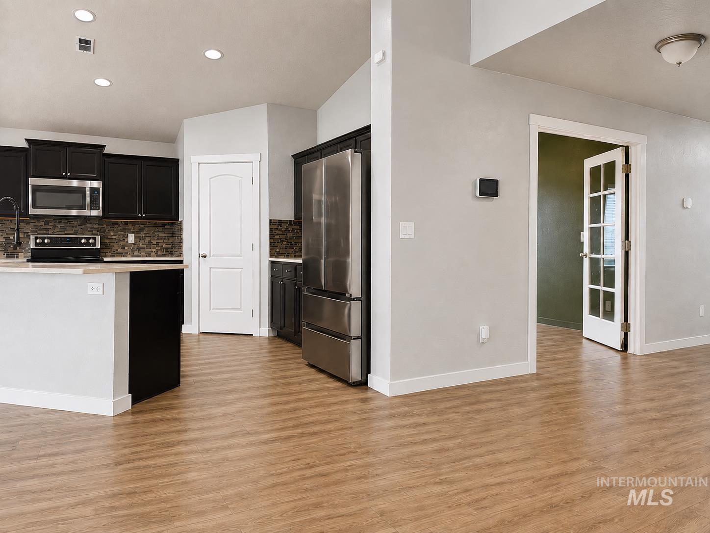 3813 E Holly Ridge Dr, Nampa, Idaho 83686, 3 Bedrooms, 2 Bathrooms, Residential For Sale, Price $420,000,MLS 98988126