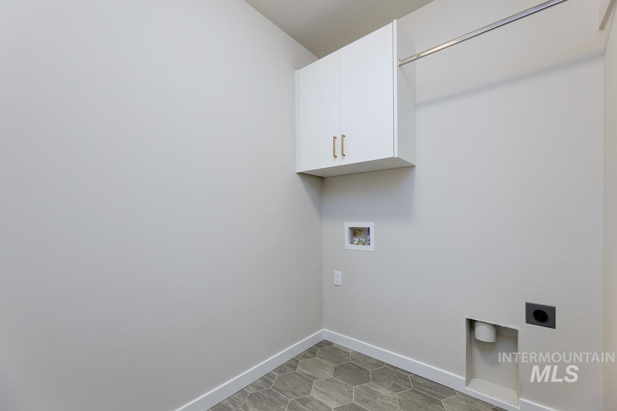 1750 E Hadler St., Meridian, Idaho 83642, 3 Bedrooms, 2 Bathrooms, Residential For Sale, Price $455,800,MLS 98988128