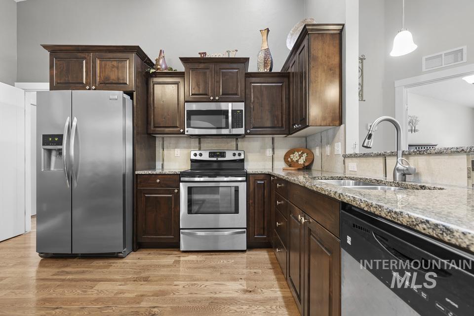 1483 W Arch Rock St, Meridian, Idaho 83646, 3 Bedrooms, 2 Bathrooms, Residential For Sale, Price $480,000,MLS 98988129