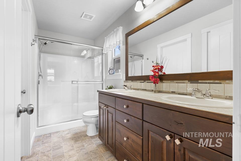 1483 W Arch Rock St, Meridian, Idaho 83646, 3 Bedrooms, 2 Bathrooms, Residential For Sale, Price $480,000,MLS 98988129