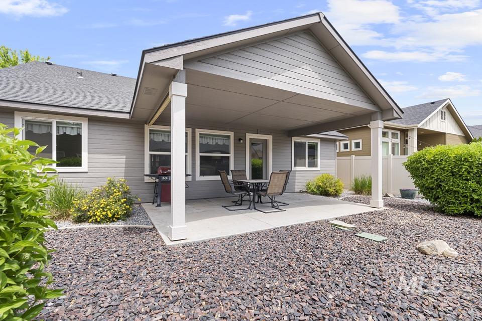 1483 W Arch Rock St, Meridian, Idaho 83646, 3 Bedrooms, 2 Bathrooms, Residential For Sale, Price $480,000,MLS 98988129
