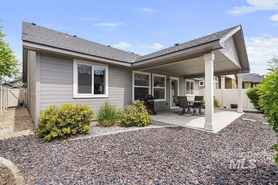 1483 W Arch Rock St, Meridian, Idaho 83646, 3 Bedrooms, 2 Bathrooms, Residential For Sale, Price $480,000,MLS 98988129