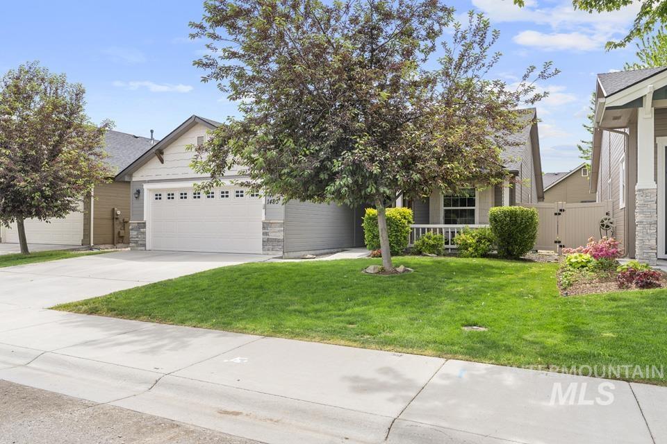1483 W Arch Rock St, Meridian, Idaho 83646, 3 Bedrooms, 2 Bathrooms, Residential For Sale, Price $480,000,MLS 98988129