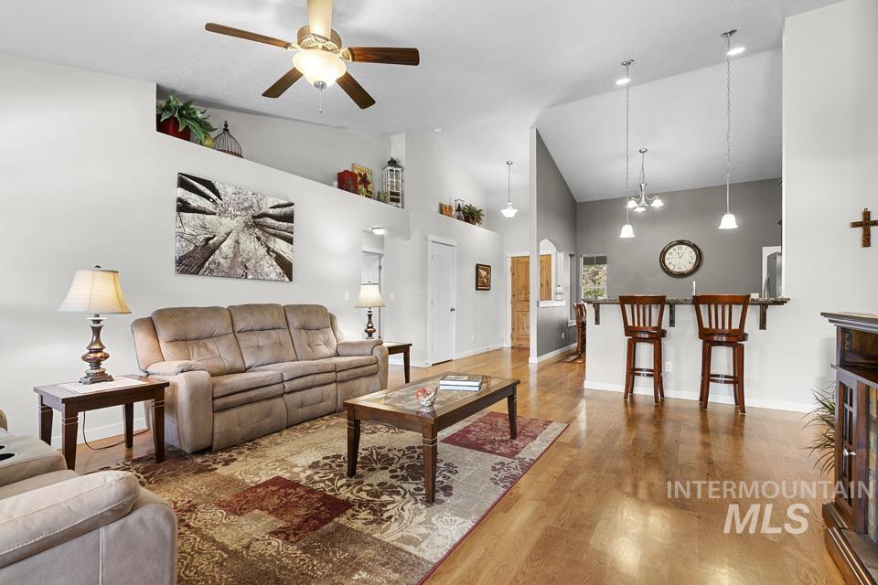 1483 W Arch Rock St, Meridian, Idaho 83646, 3 Bedrooms, 2 Bathrooms, Residential For Sale, Price $480,000,MLS 98988129