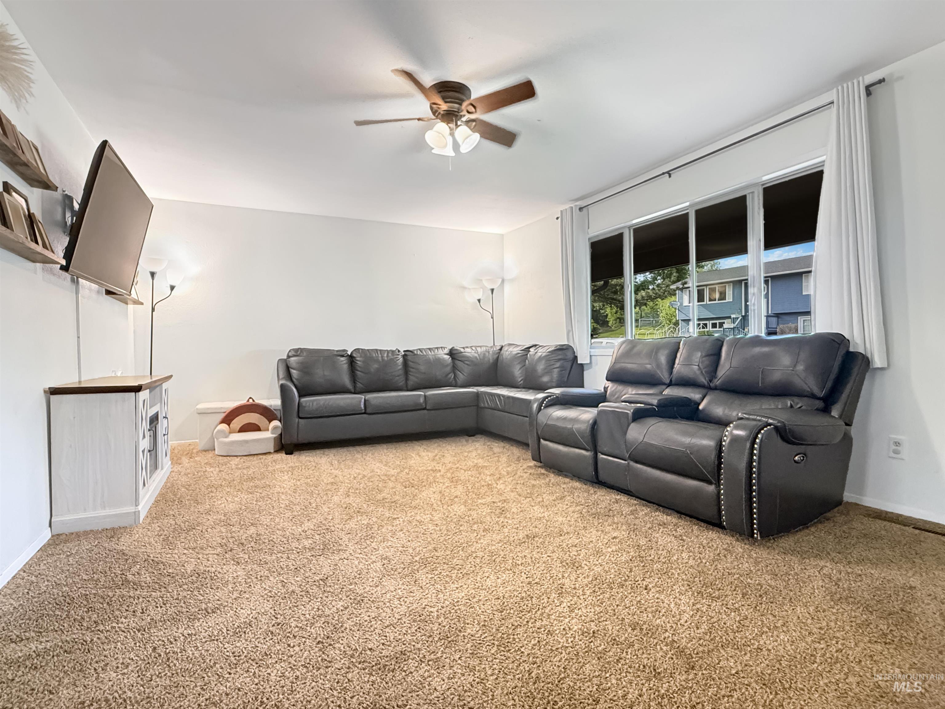 1007 Cedar Ave., Moscow, Idaho 83843, 4 Bedrooms, 2 Bathrooms, Residential For Sale, Price $449,000,MLS 98988131