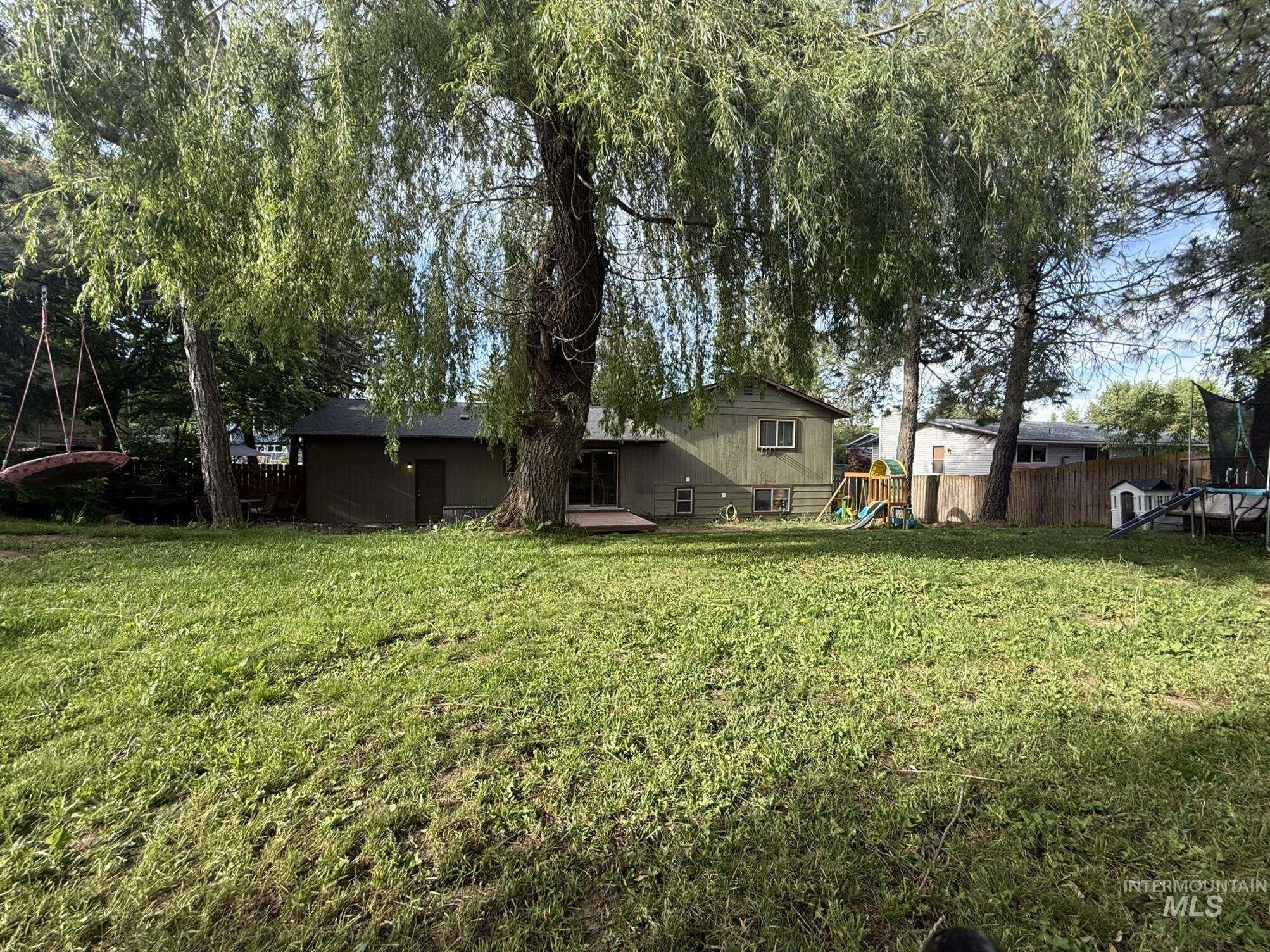 1007 Cedar Ave., Moscow, Idaho 83843, 4 Bedrooms, 2 Bathrooms, Residential For Sale, Price $449,000,MLS 98988131