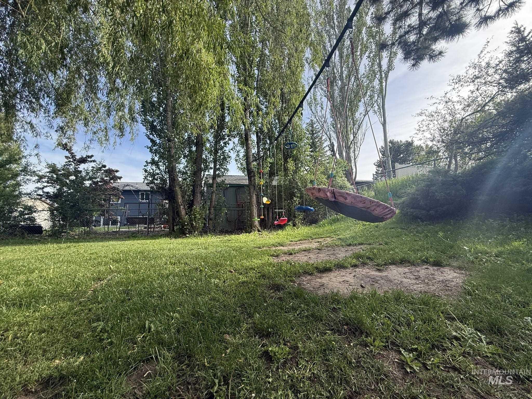1007 Cedar Ave., Moscow, Idaho 83843, 4 Bedrooms, 2 Bathrooms, Residential For Sale, Price $449,000,MLS 98988131