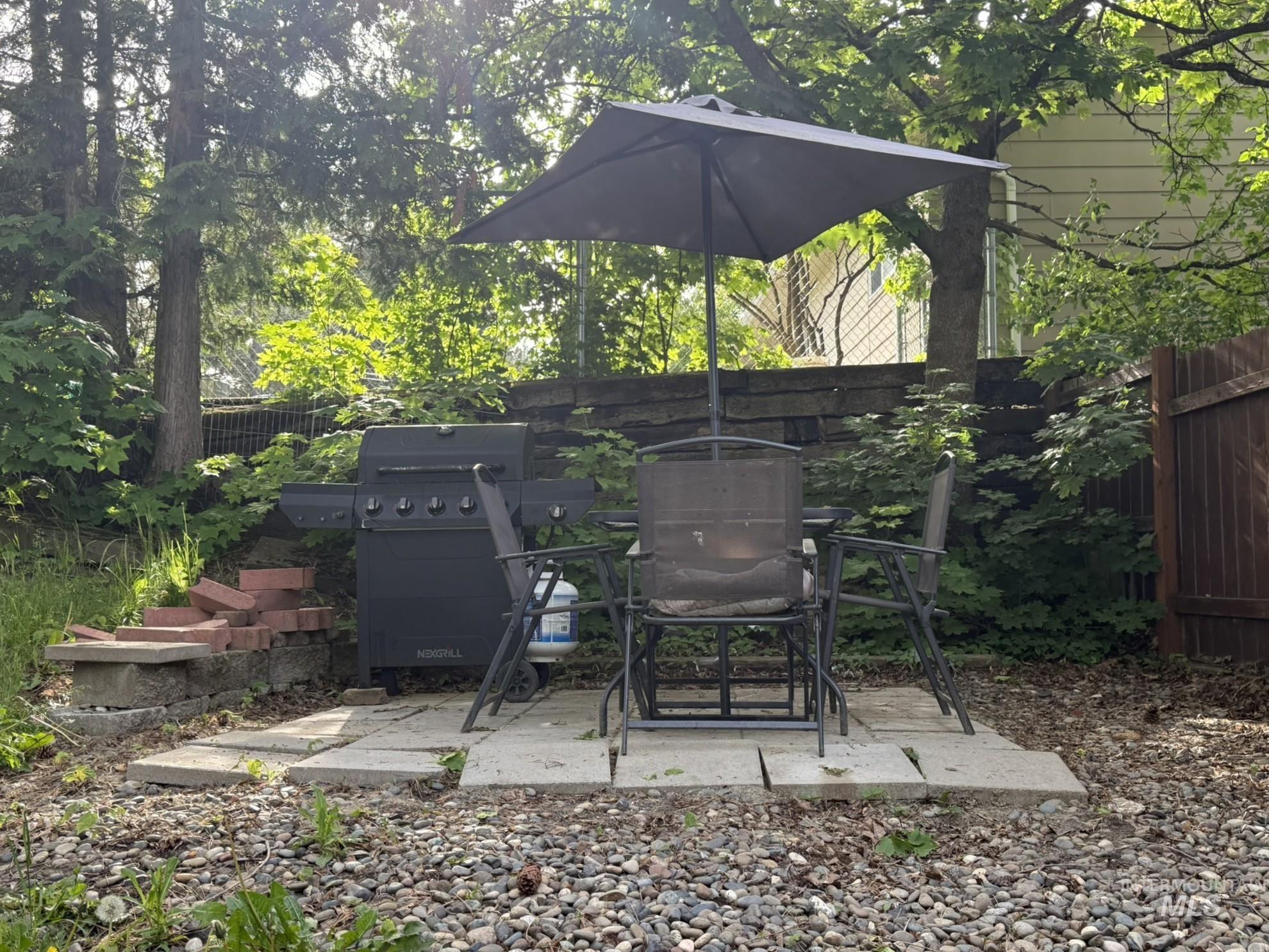 1007 Cedar Ave., Moscow, Idaho 83843, 4 Bedrooms, 2 Bathrooms, Residential For Sale, Price $449,000,MLS 98988131