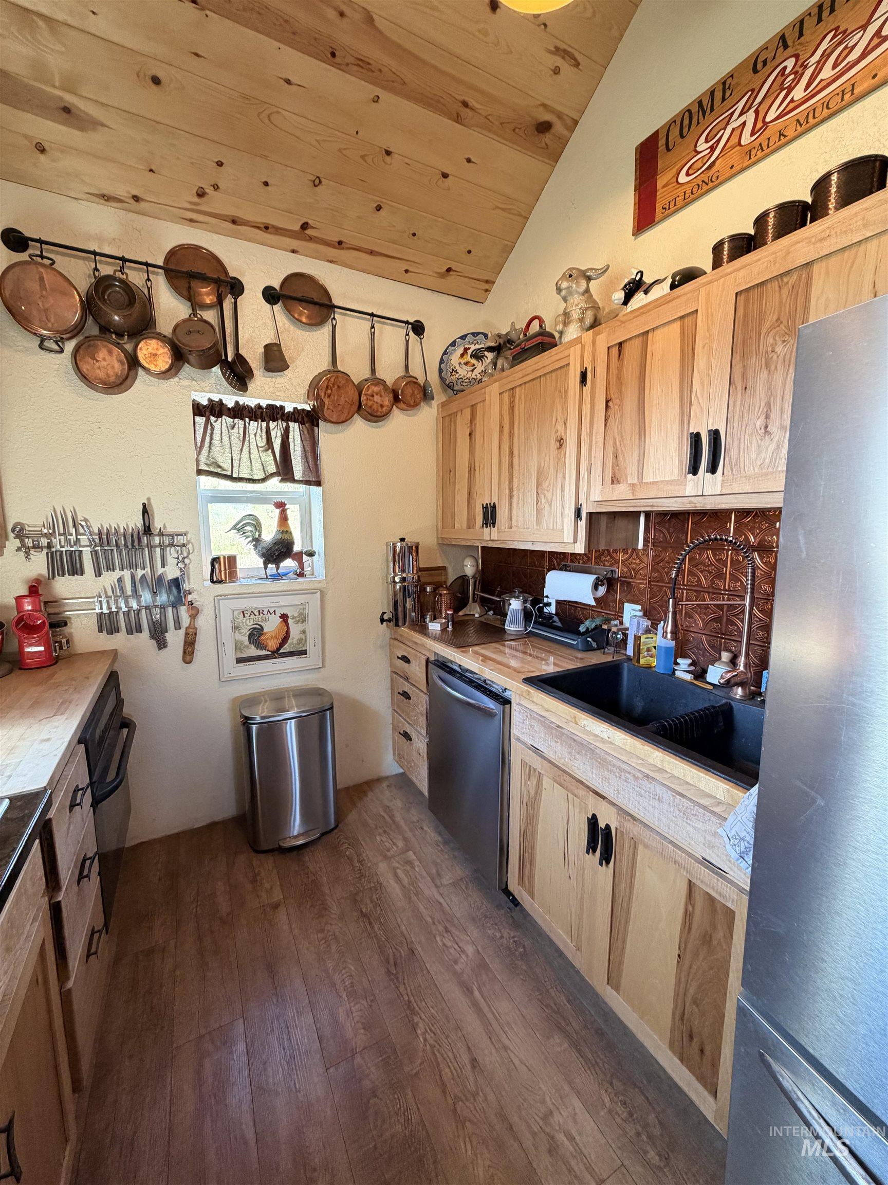 204 CANYON DR, Kooskia, Idaho 83539, 1 Bedroom, 1 Bathroom, Residential For Sale, Price $340,000, 98988133