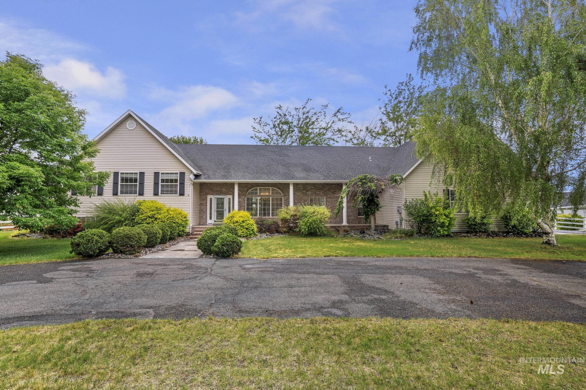 3711 N 2506 E, Twin Falls, Idaho 83301, 3 Bedrooms, 3 Bathrooms, Residential For Sale, Price $875,000, 98988138