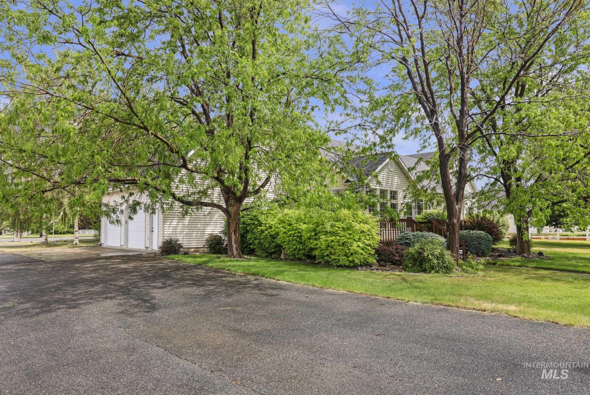 3711 N 2506 E, Twin Falls, Idaho 83301, 3 Bedrooms, 3 Bathrooms, Residential For Sale, Price $875,000, 98988138