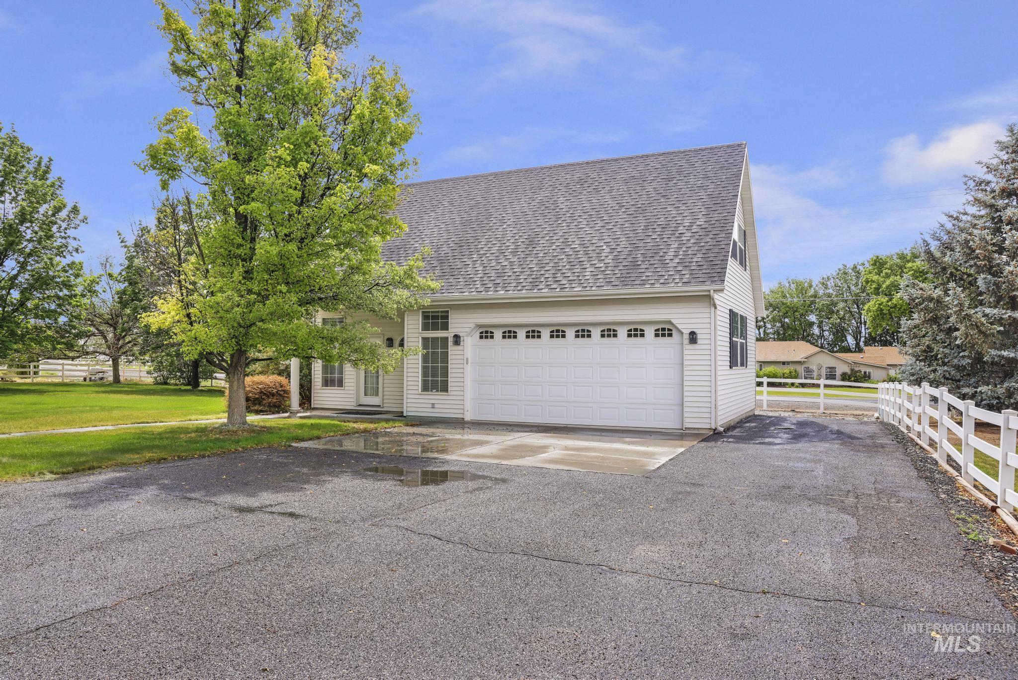 3711 N 2506 E, Twin Falls, Idaho 83301, 3 Bedrooms, 3 Bathrooms, Residential For Sale, Price $875,000, 98988138